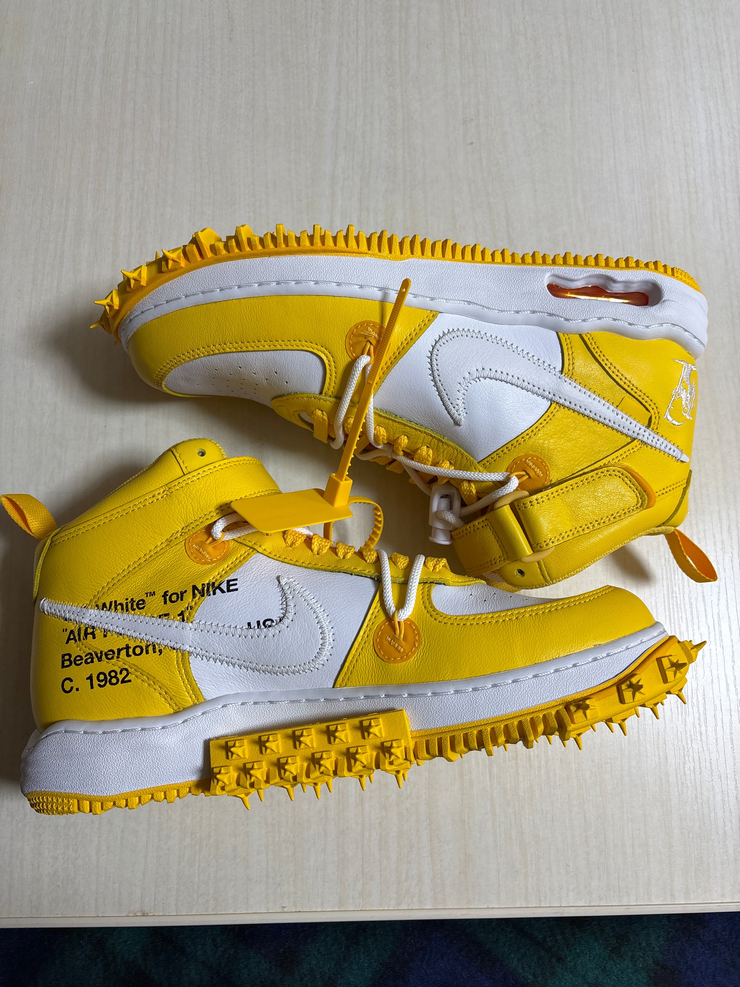 Off-White × Nike Air Force 1 Mid SP LTHR "White and Varsity Maize"