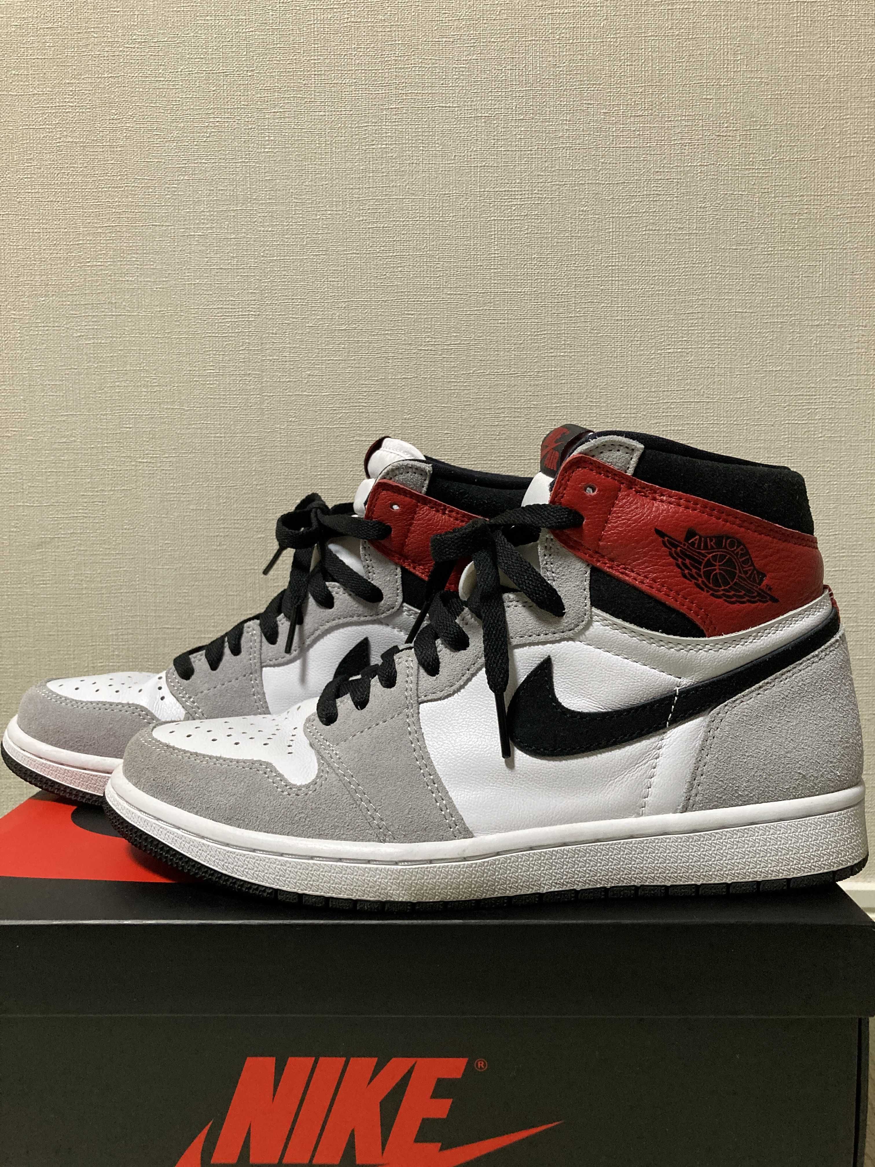Nike Air Jordan 1 High OG "White/Black/Light Smoke Grey"