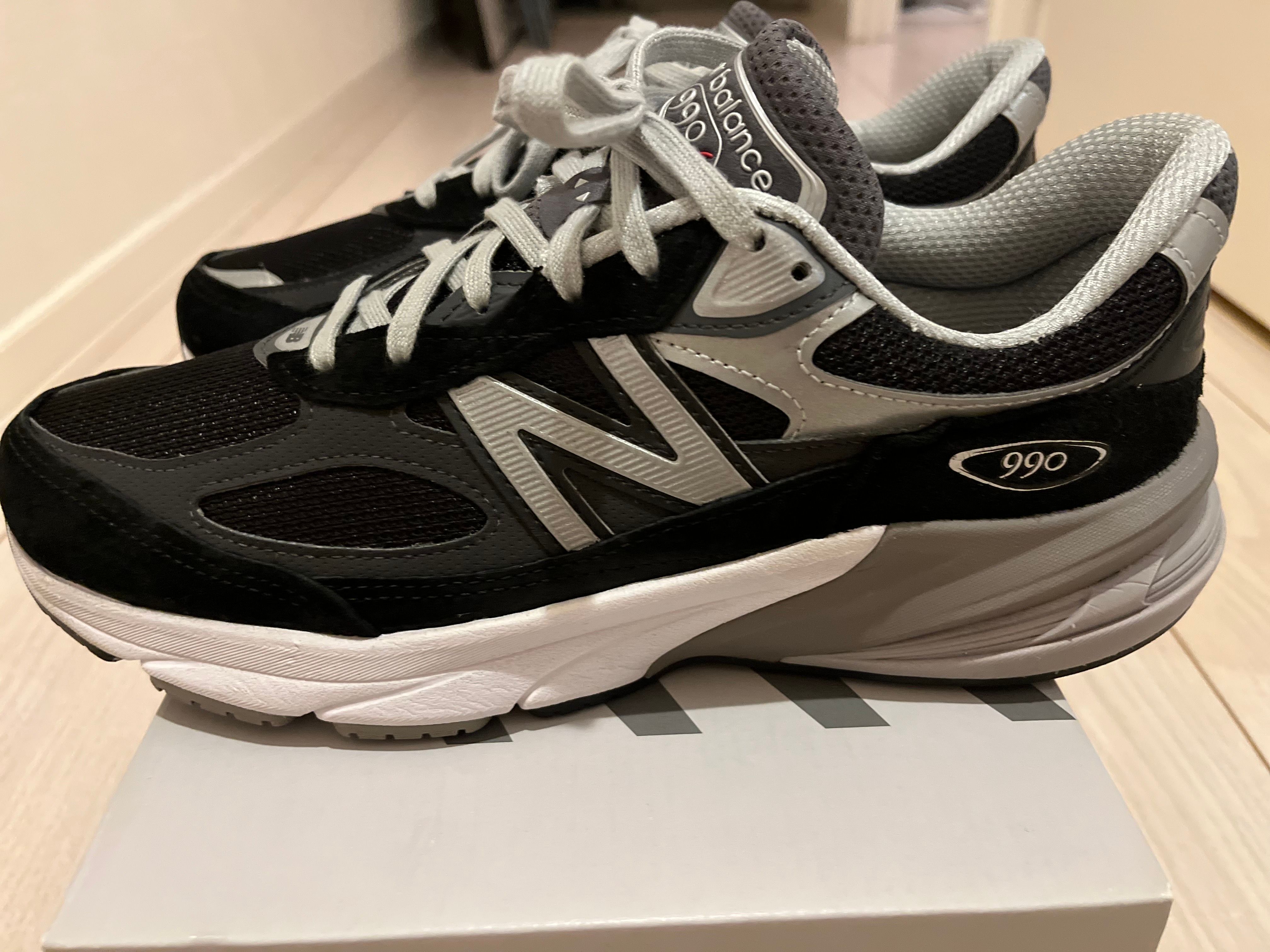 New Balance 990V6 