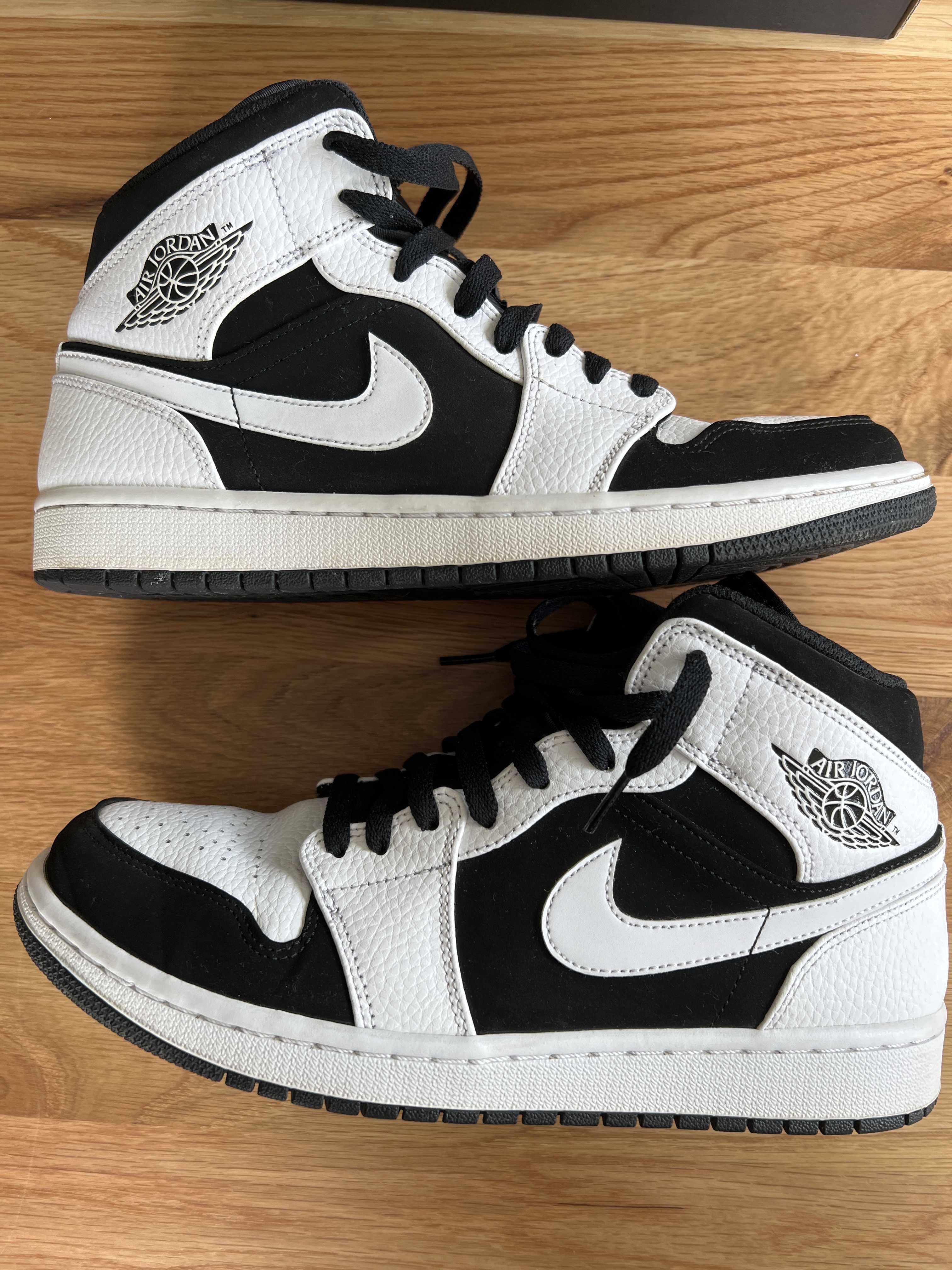 NIKE AIR JORDAN 1 MID "WHITE BLACK"