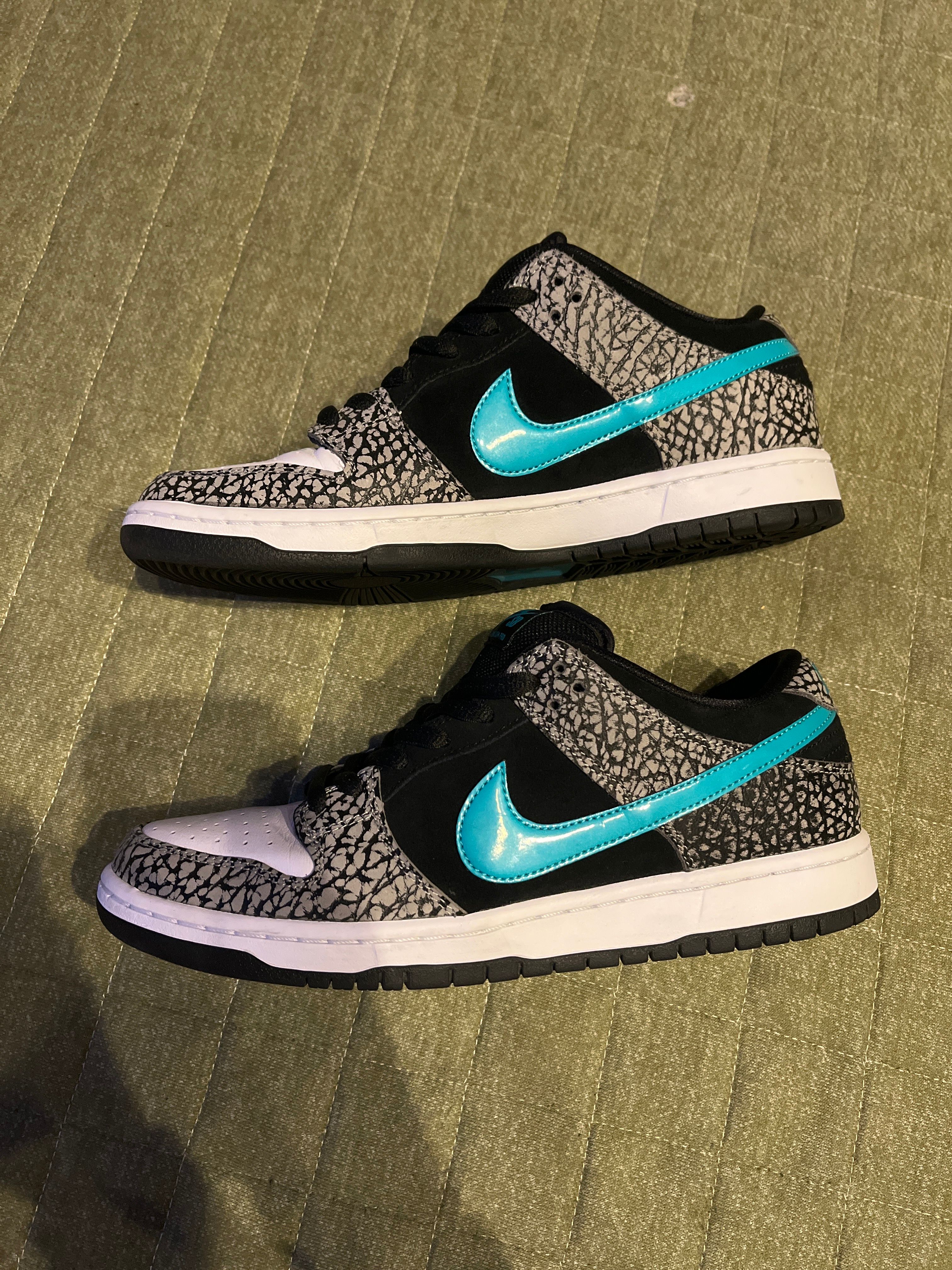 Nike SB Dunk Low "Elephant/Safari"