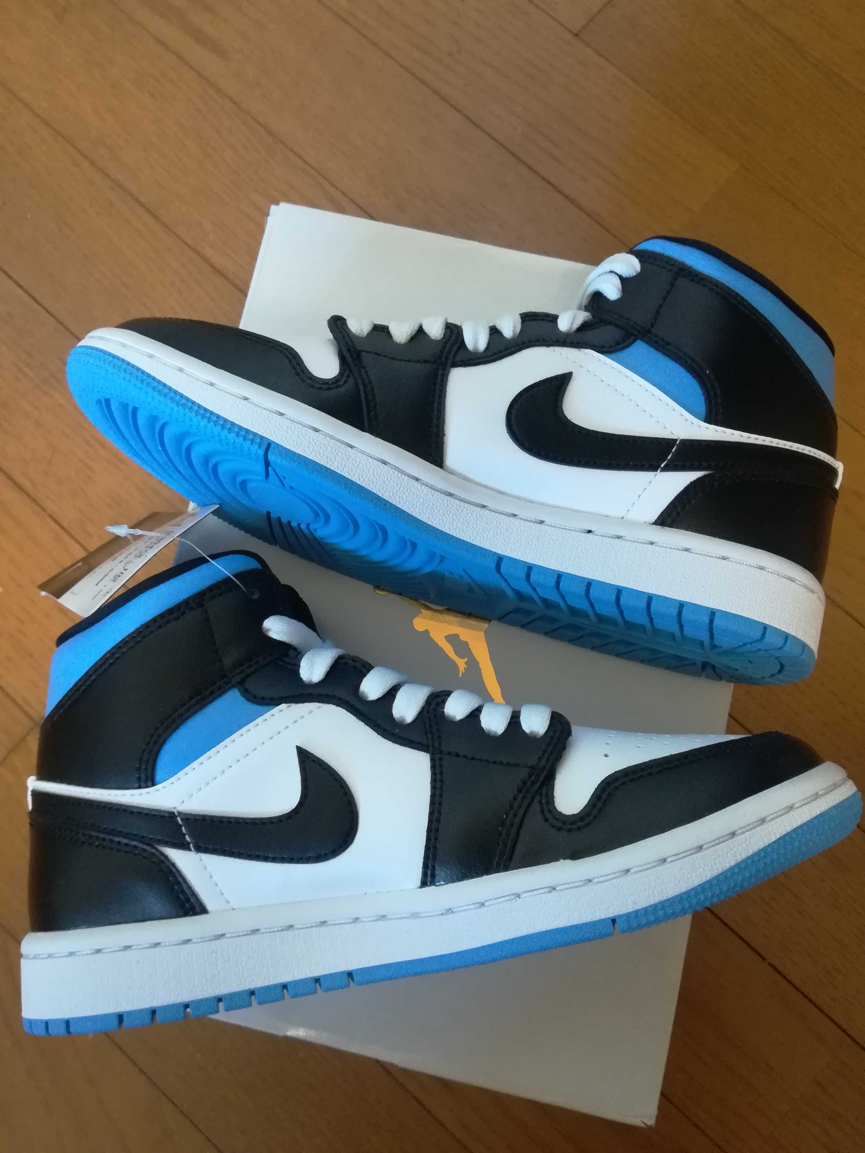 Nike Women's Air Jordan 1 Mid "Black/University Blue"