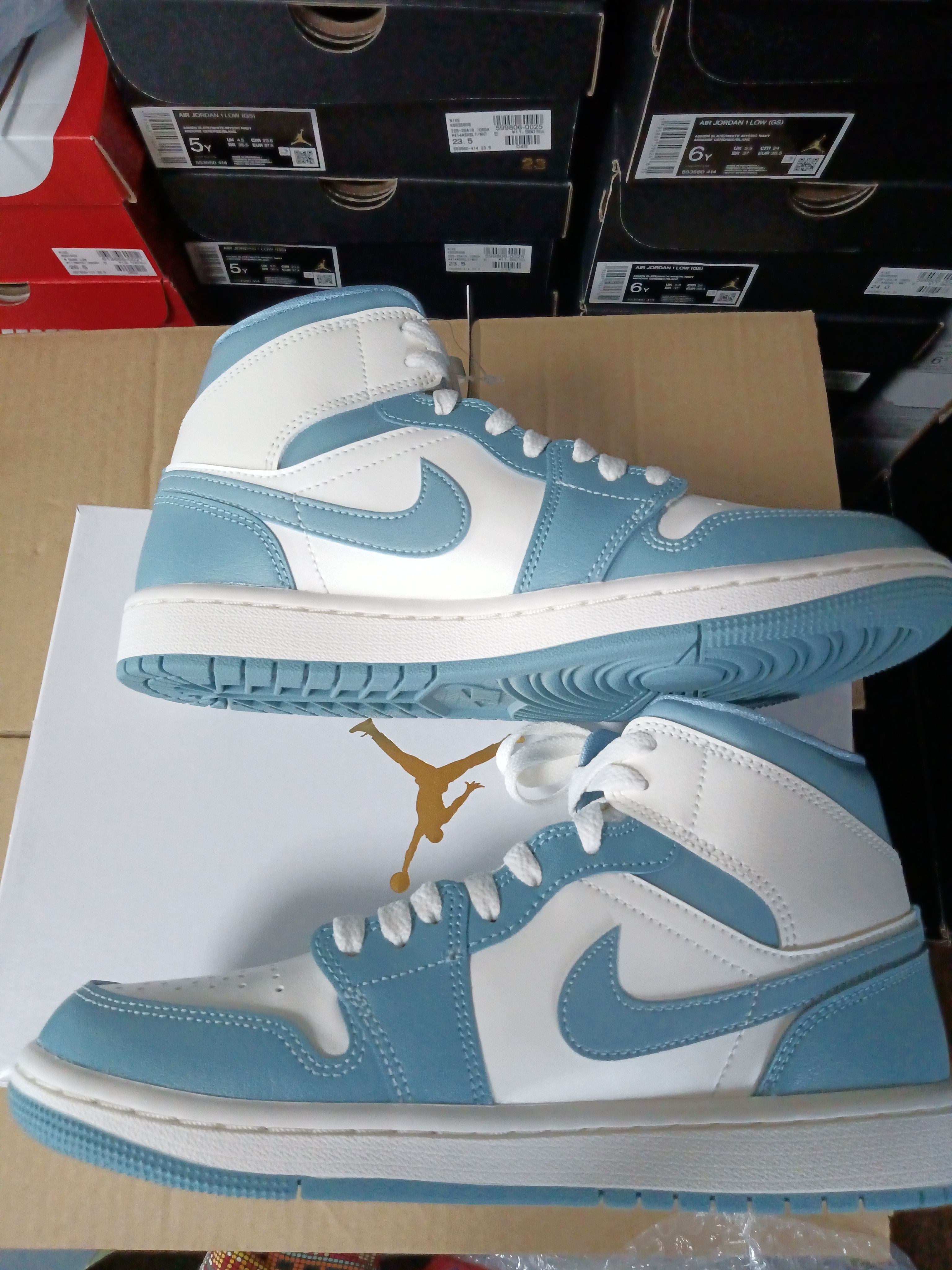 Nike Women's Air Jordan 1 Mid "University Blue"