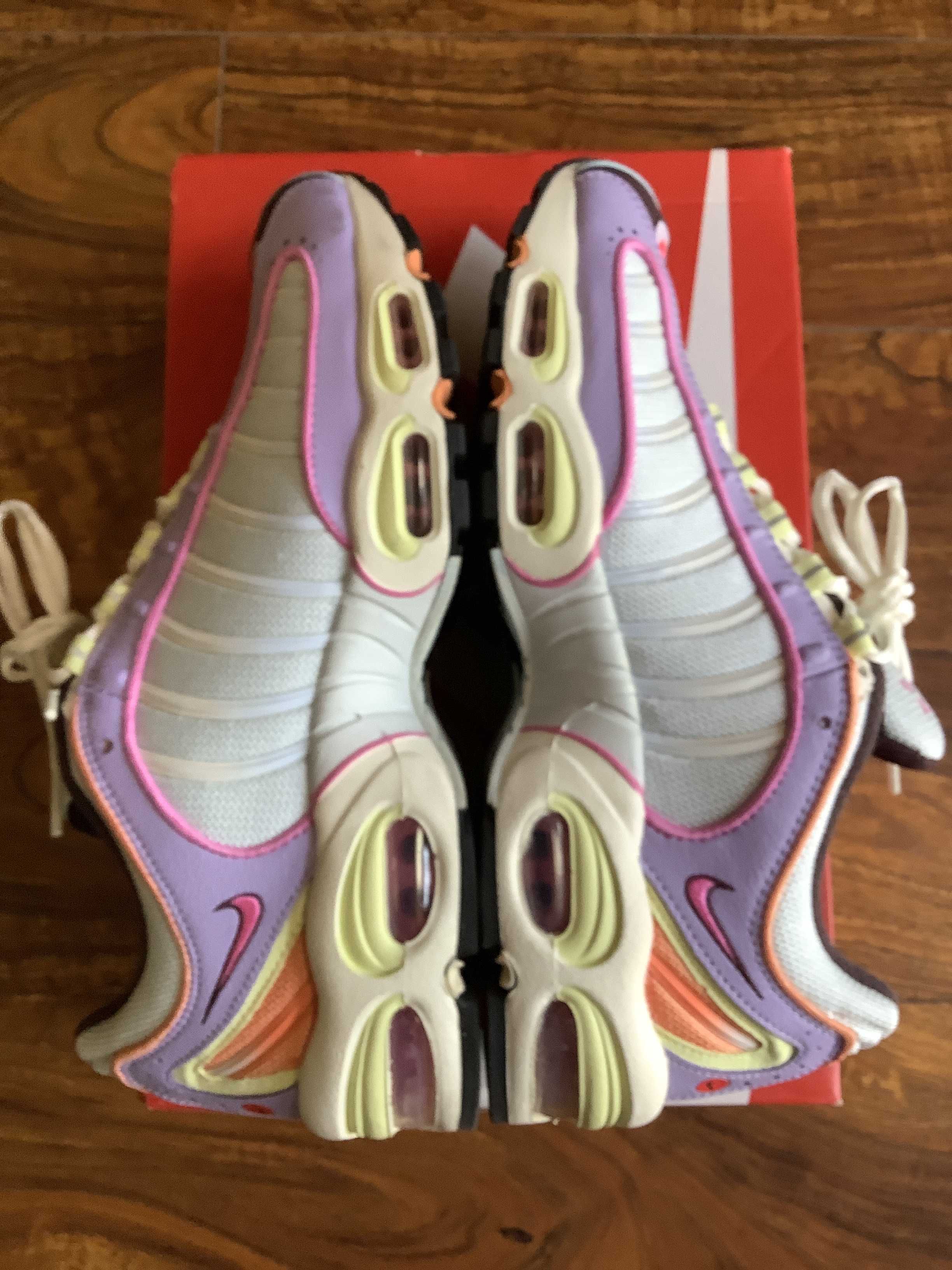 NIKE AIR MAX TAILWIND4 TOKYO