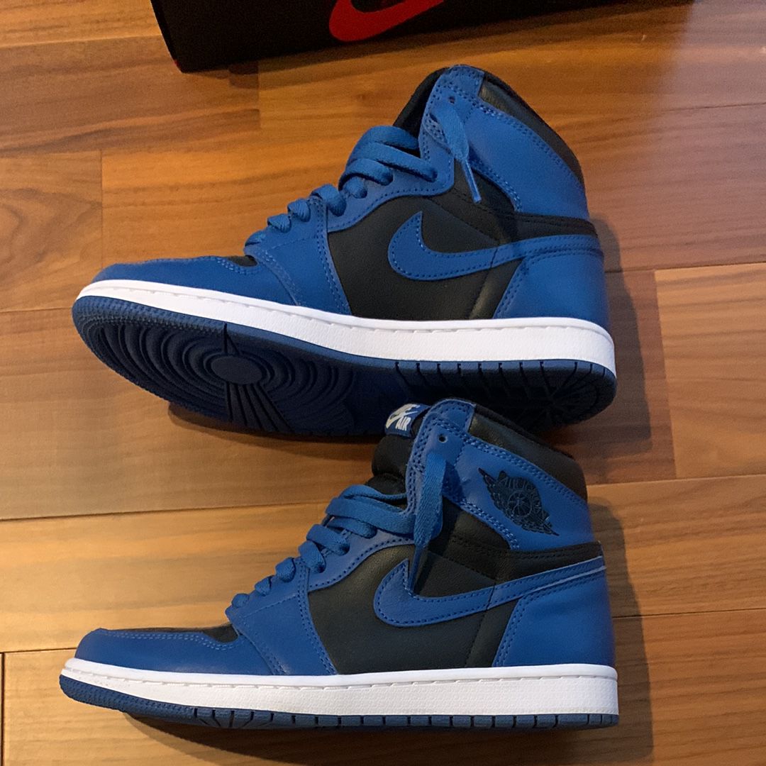 Nike Air Jordan 1 Retro High OG "Dark Marina Blue"