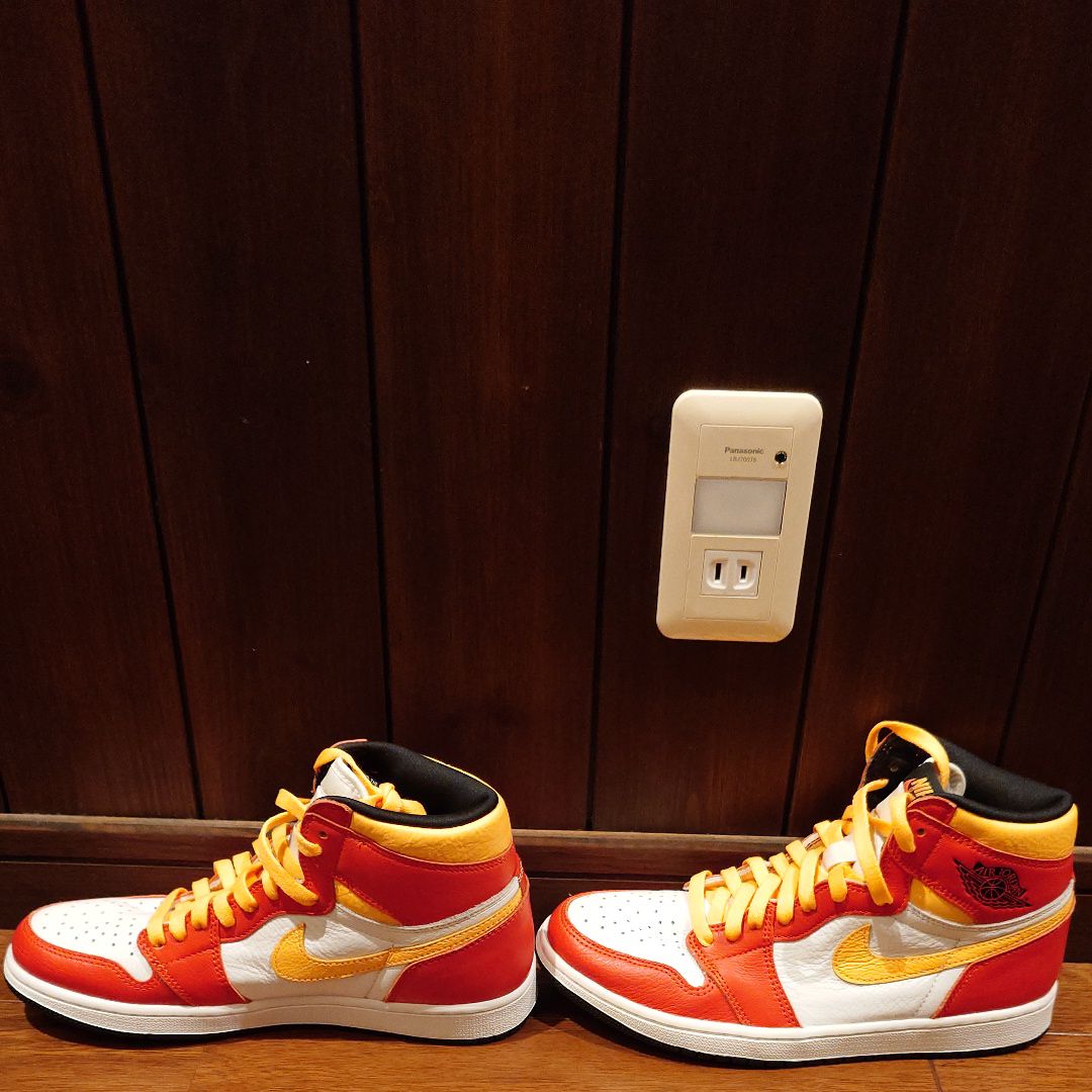 Nike Air Jordan 1 High OG "Light Fusion Red"