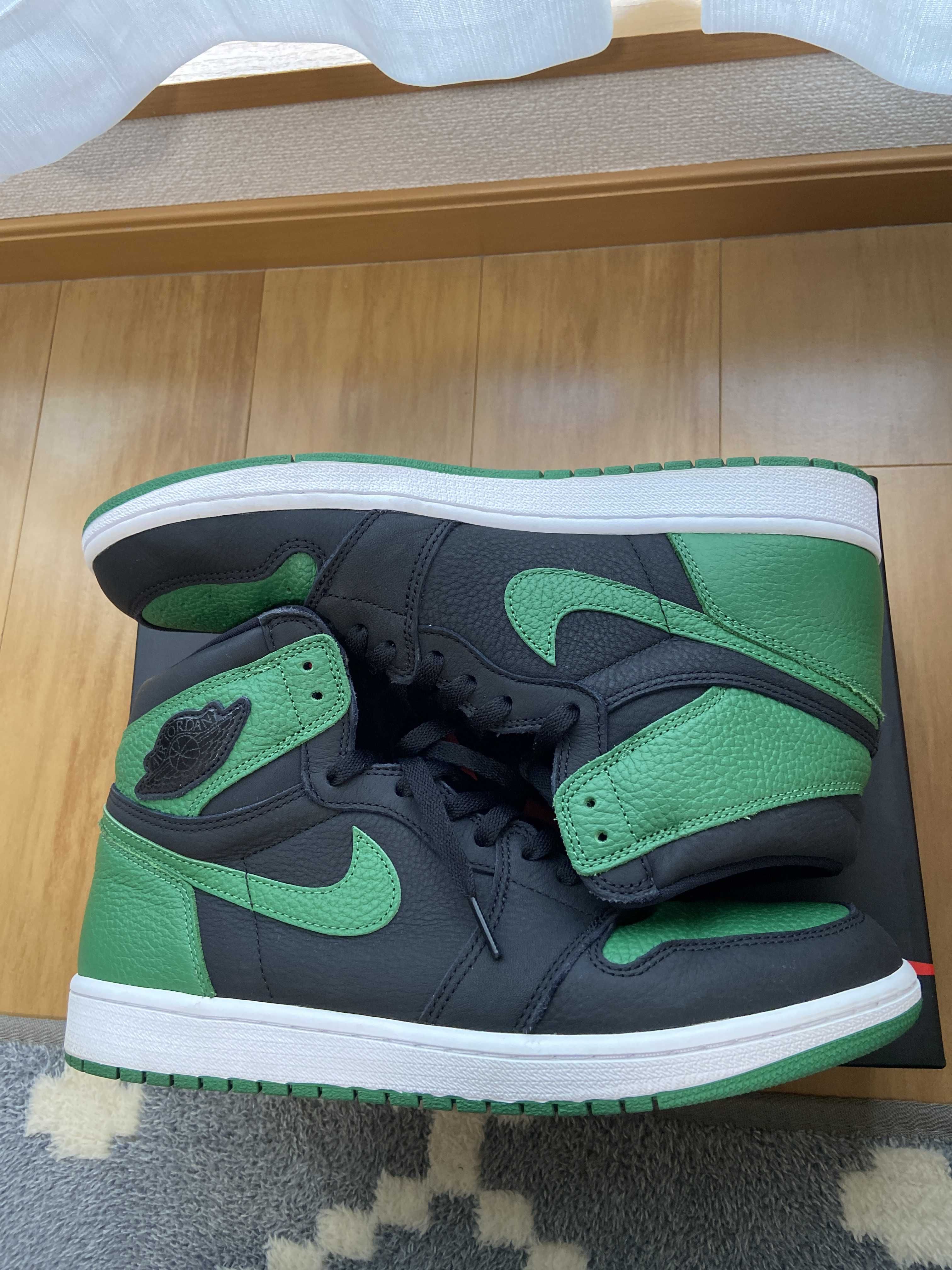 Nike Air Jordan 1 Retro High OG "Black/Pine Green" (2020)      