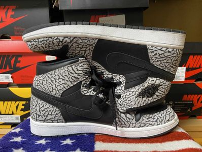 Nike Air Jordan 1 Retro High "Un-Supreme"