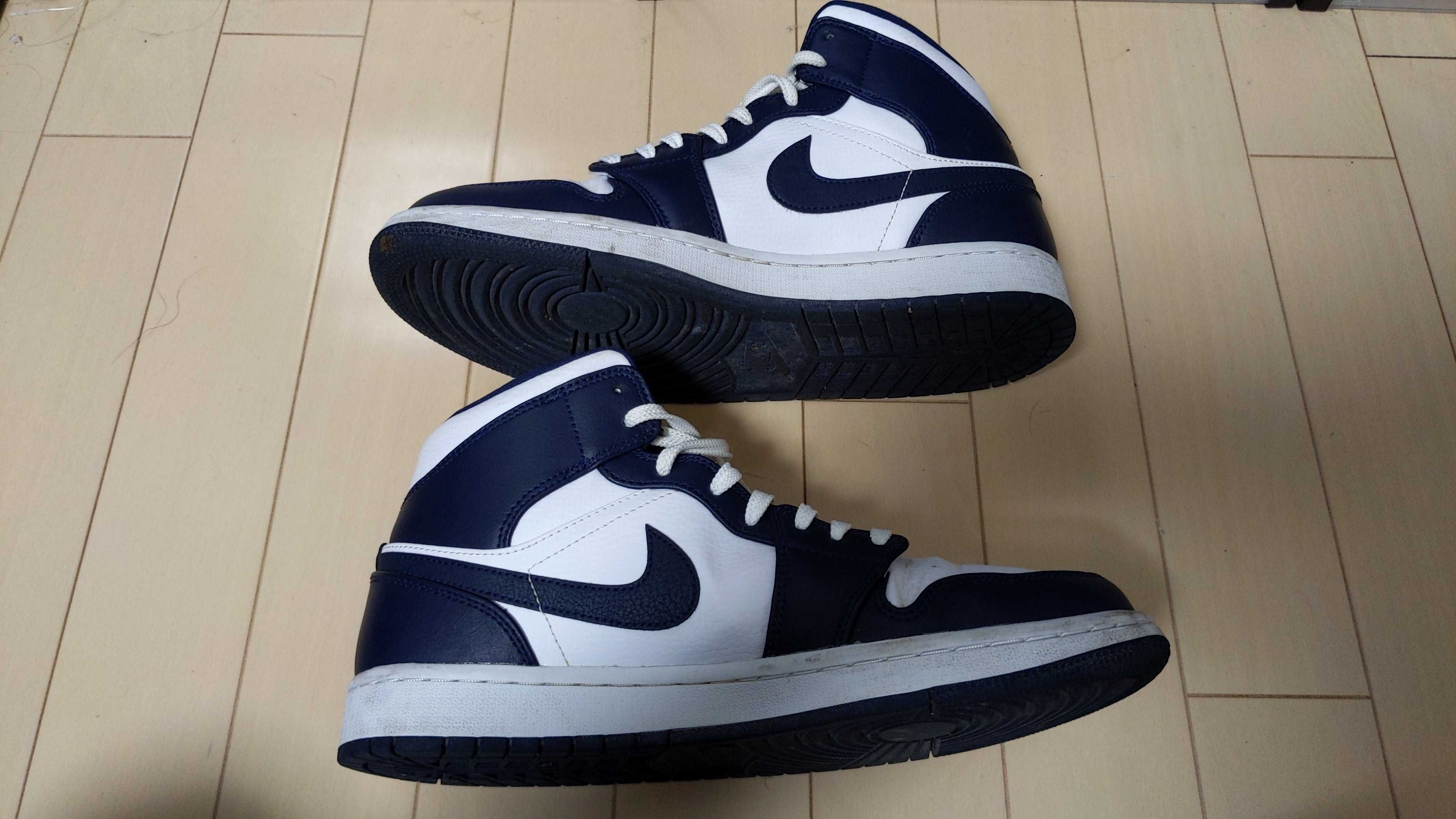 Nike Air Jordan 1 Mid "White Metallic Gold Obsidian"