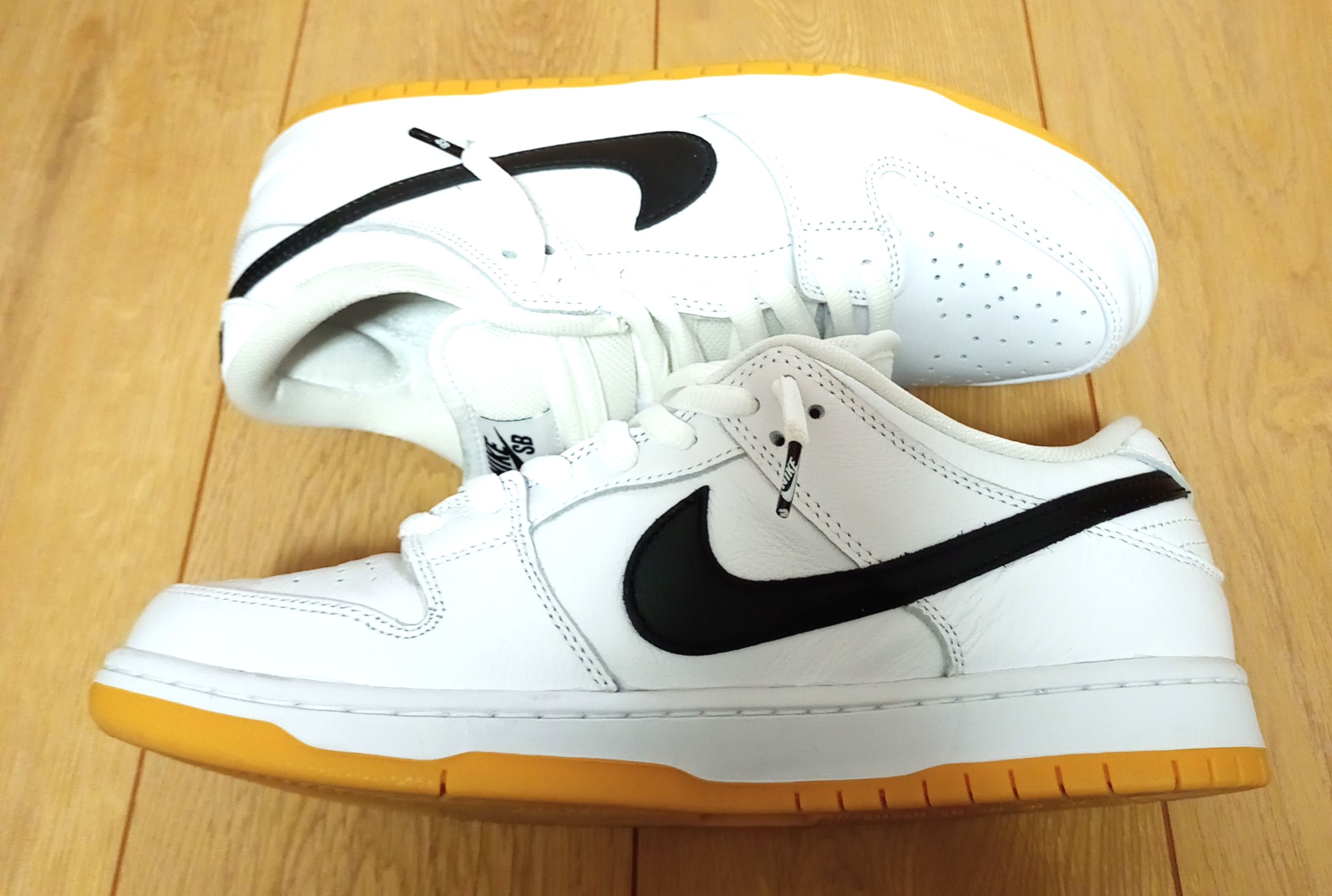 Nike SB Dunk Low Pro "White/Black-White-Gum Light Brown"