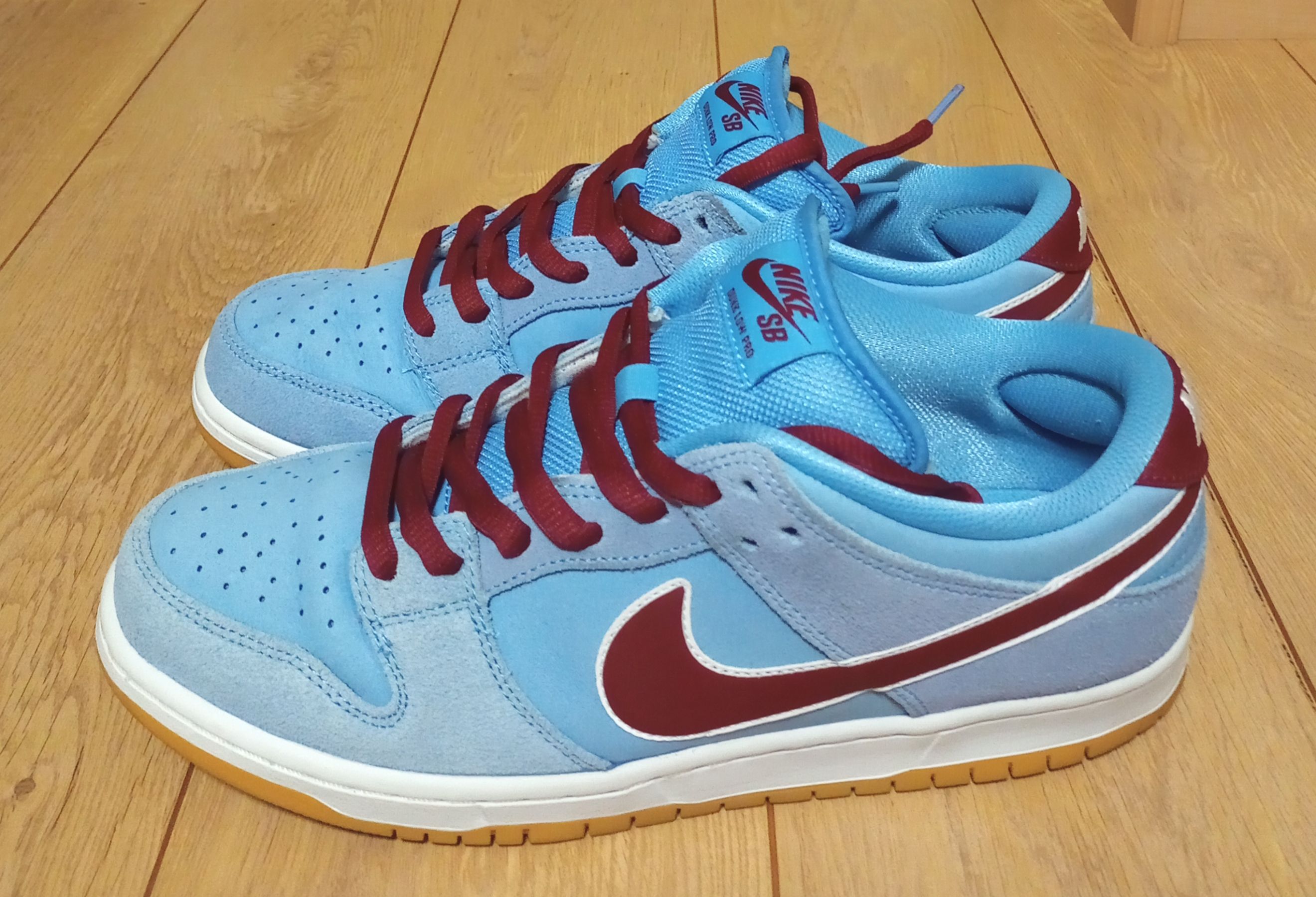 Nike SB Dunk Low Pro "Philadelphia Phillies/Valor Blue and Team Maroon"