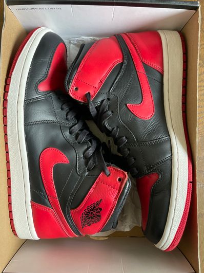 Nike Air Jordan 1 Retro High OG "Bred" (2013)