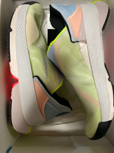 NIKE GO FLYEASE "WHITE/CELESTINE BLUE-VOLT"