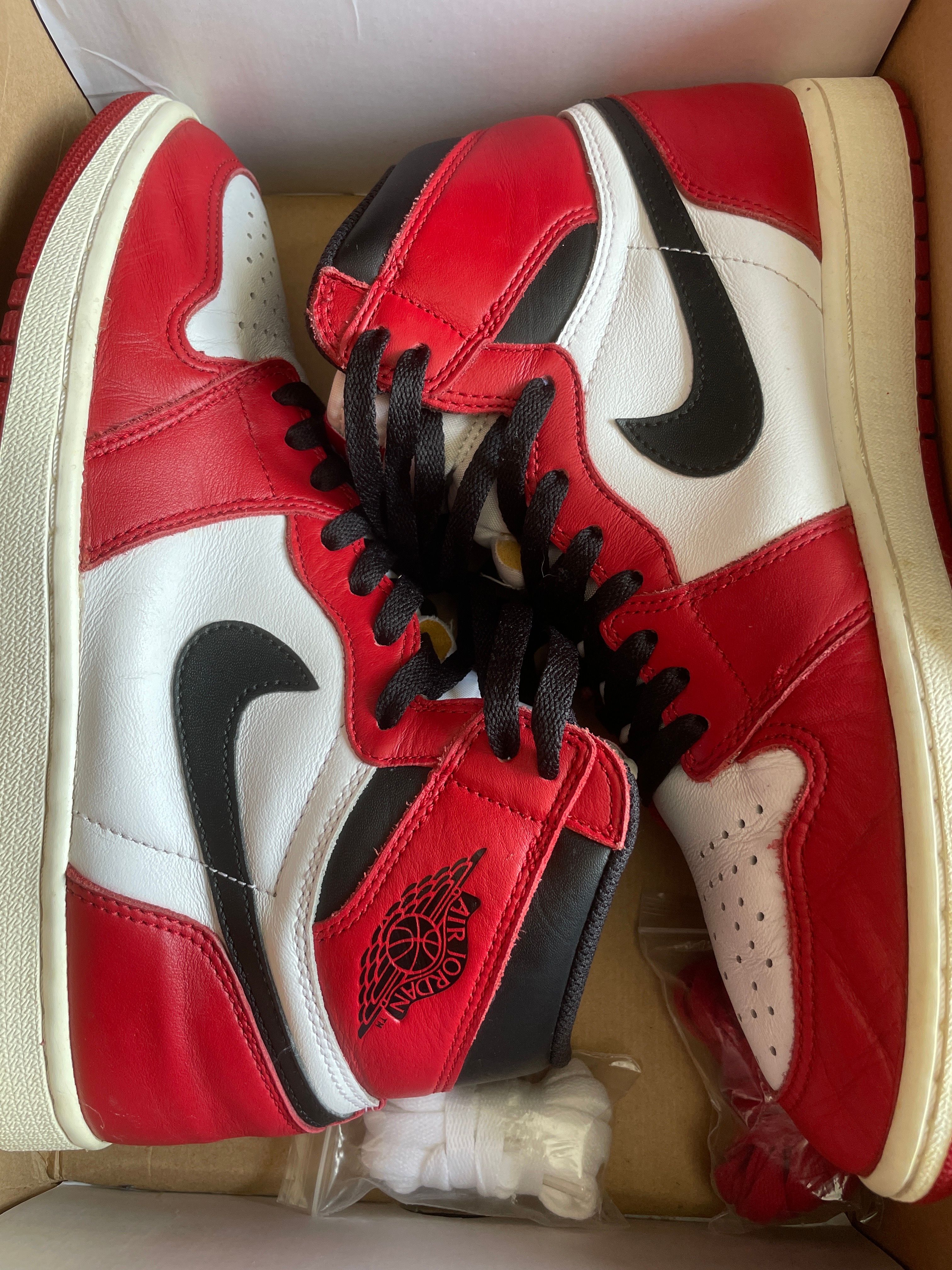 Nike Air Jordan 1 Retro High "Chicago" (2015)