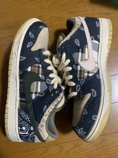 Travis Scott × Nike SB Dunk Low "Black/Parachute Beige"