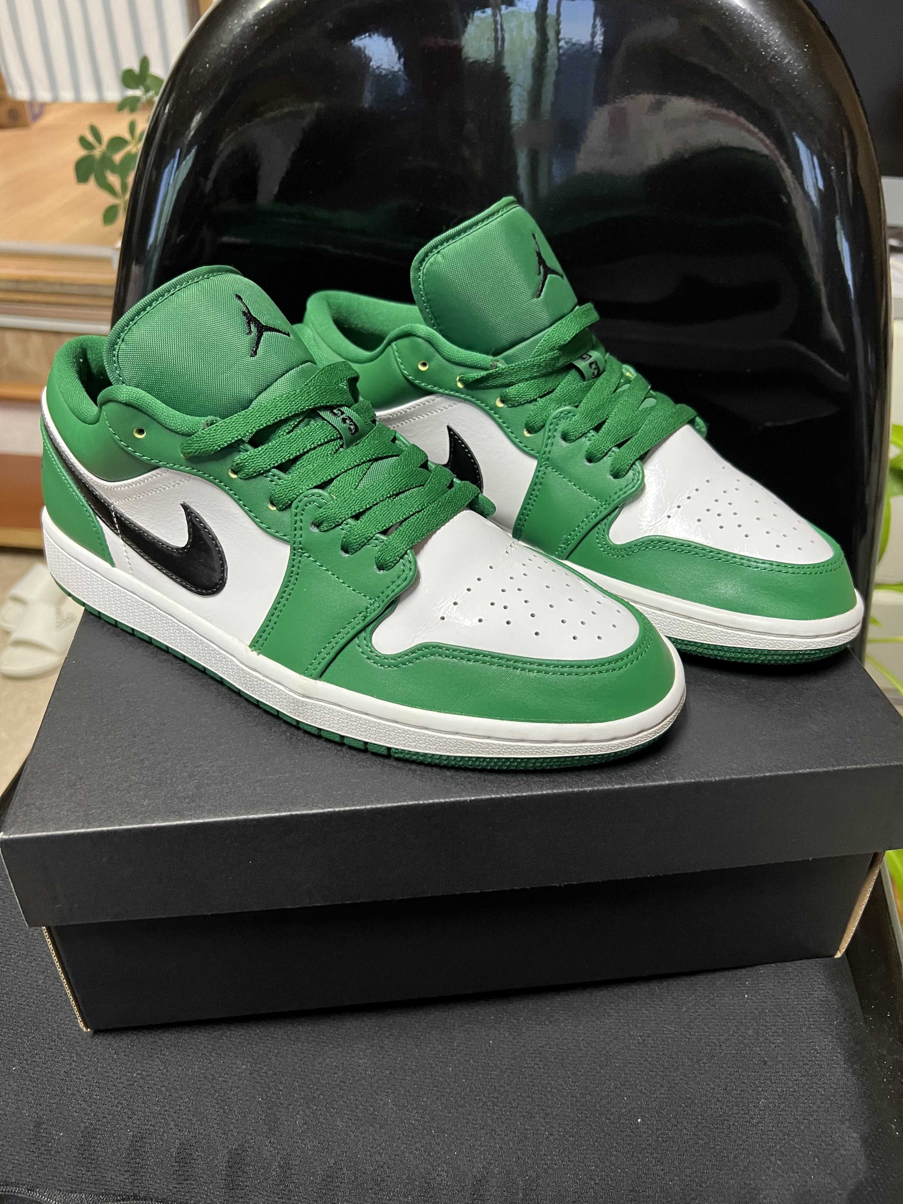 NIKE AIR JORDAN 1 LOW "PINE GREEN/WHITE"