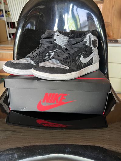 Air jordan 1 sales flyknit shadow on feet