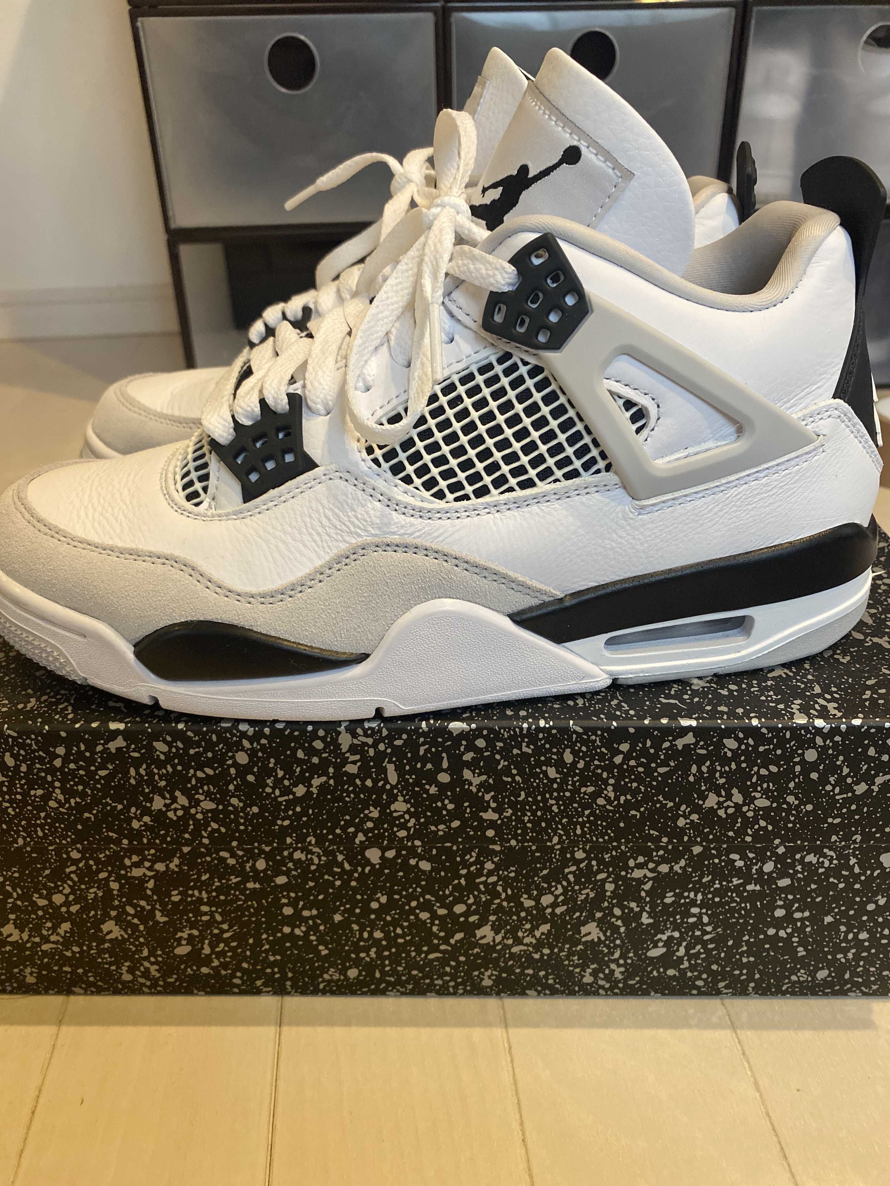 Nike Air Jordan 4 "Military Black"