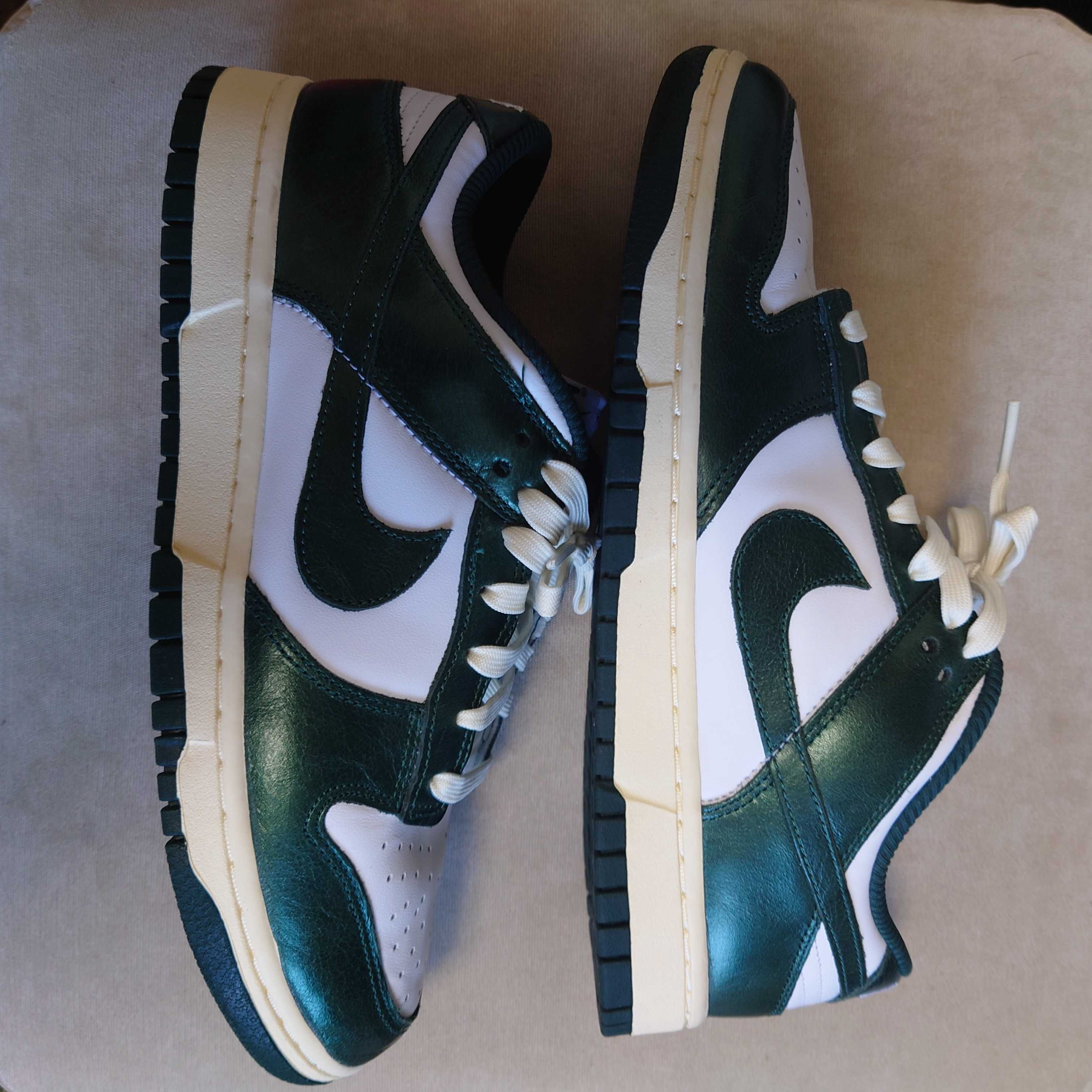 Nike Women's Dunk Low "Vintage Green"