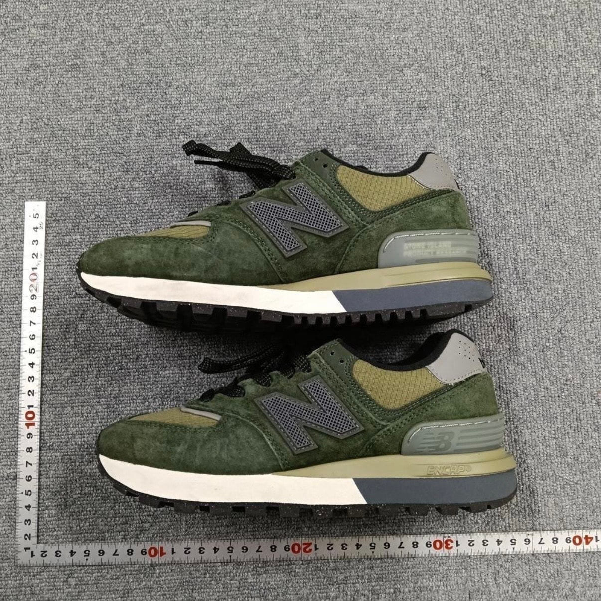 ストーンアイランド × ニューバランス 574 レガシー "ダークグリーン"