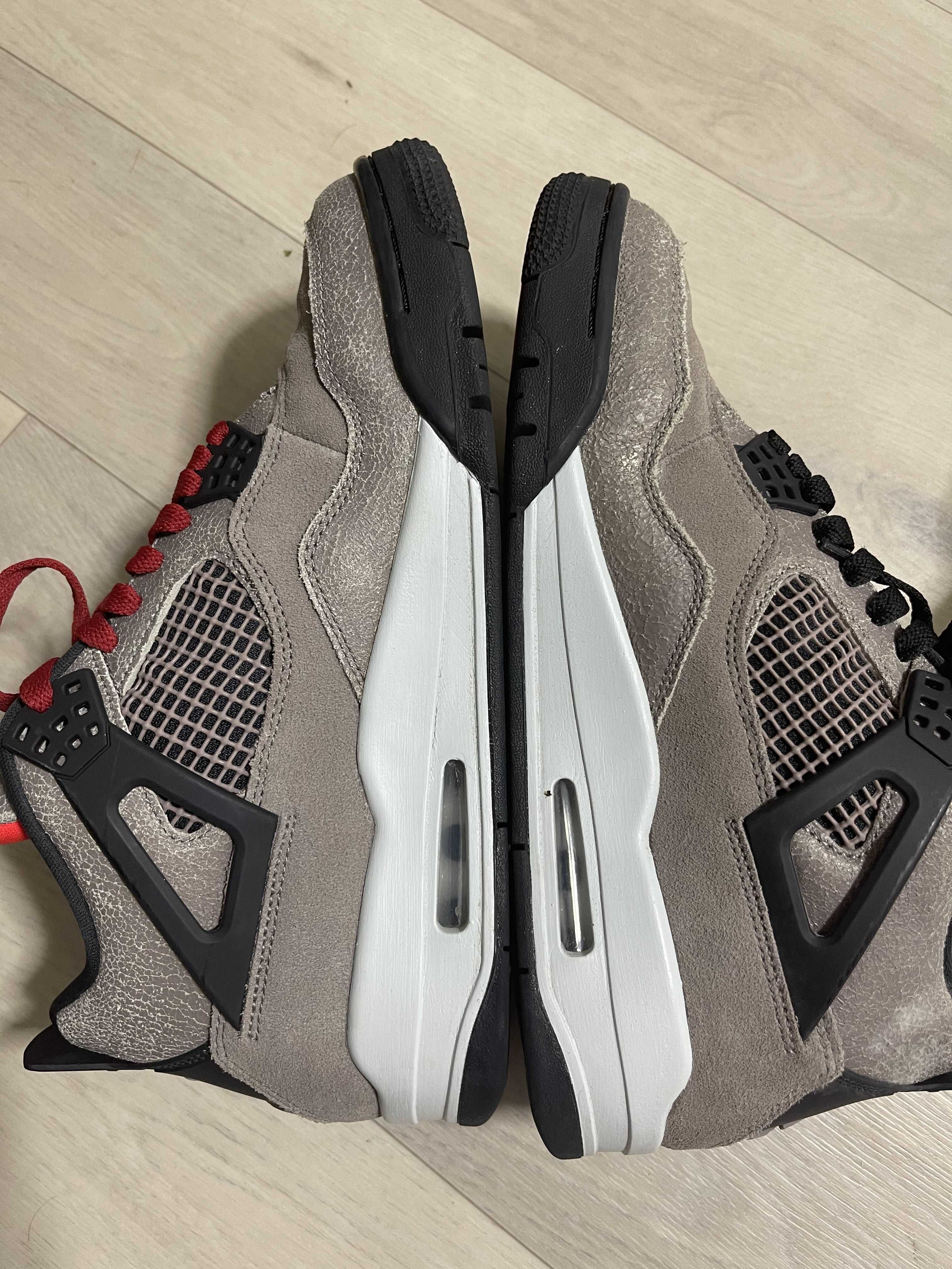 Nike Air Jordan 4 "Taupe Haze"