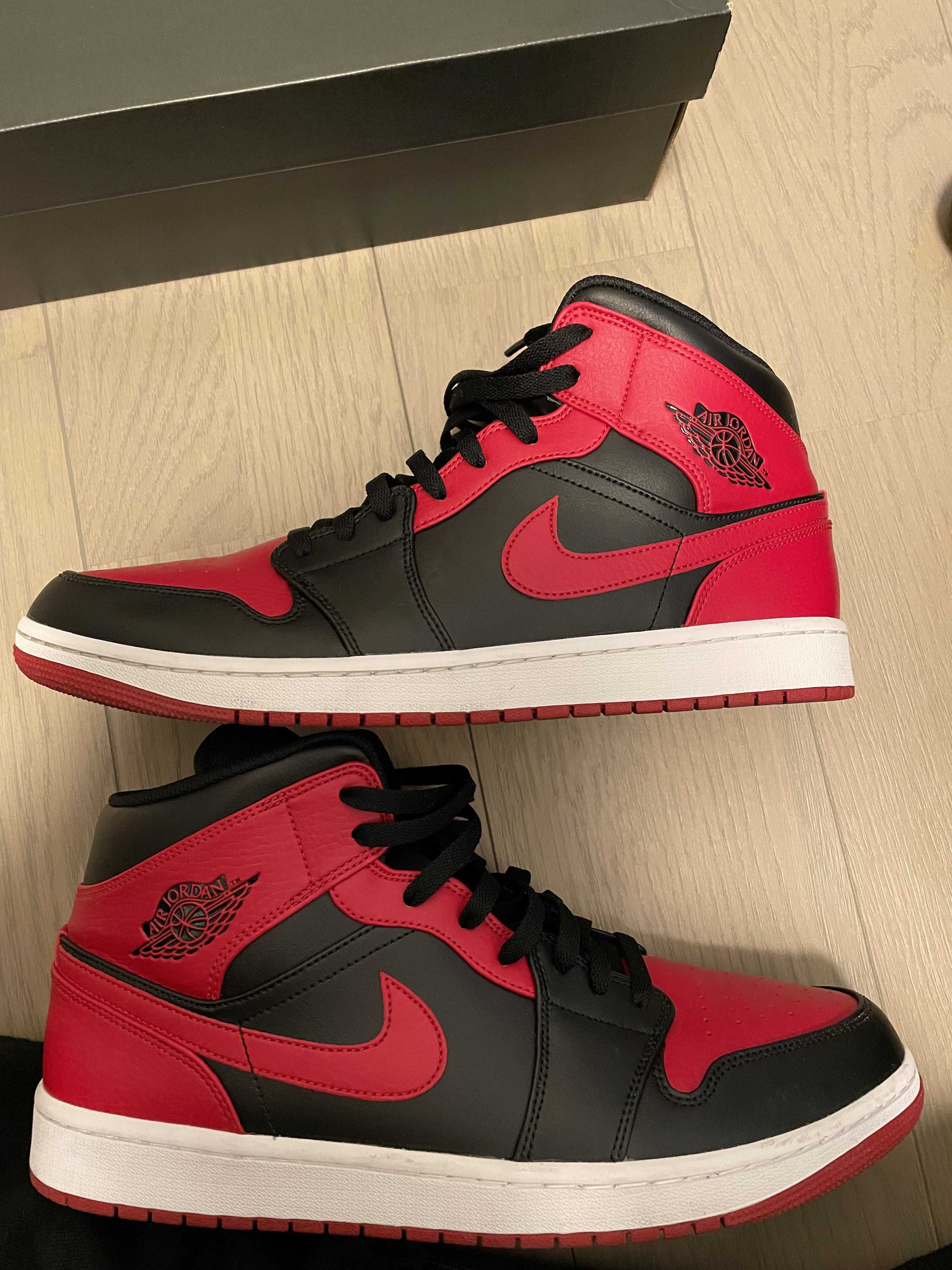 Nike Air Jordan 1 Mid "Bred"