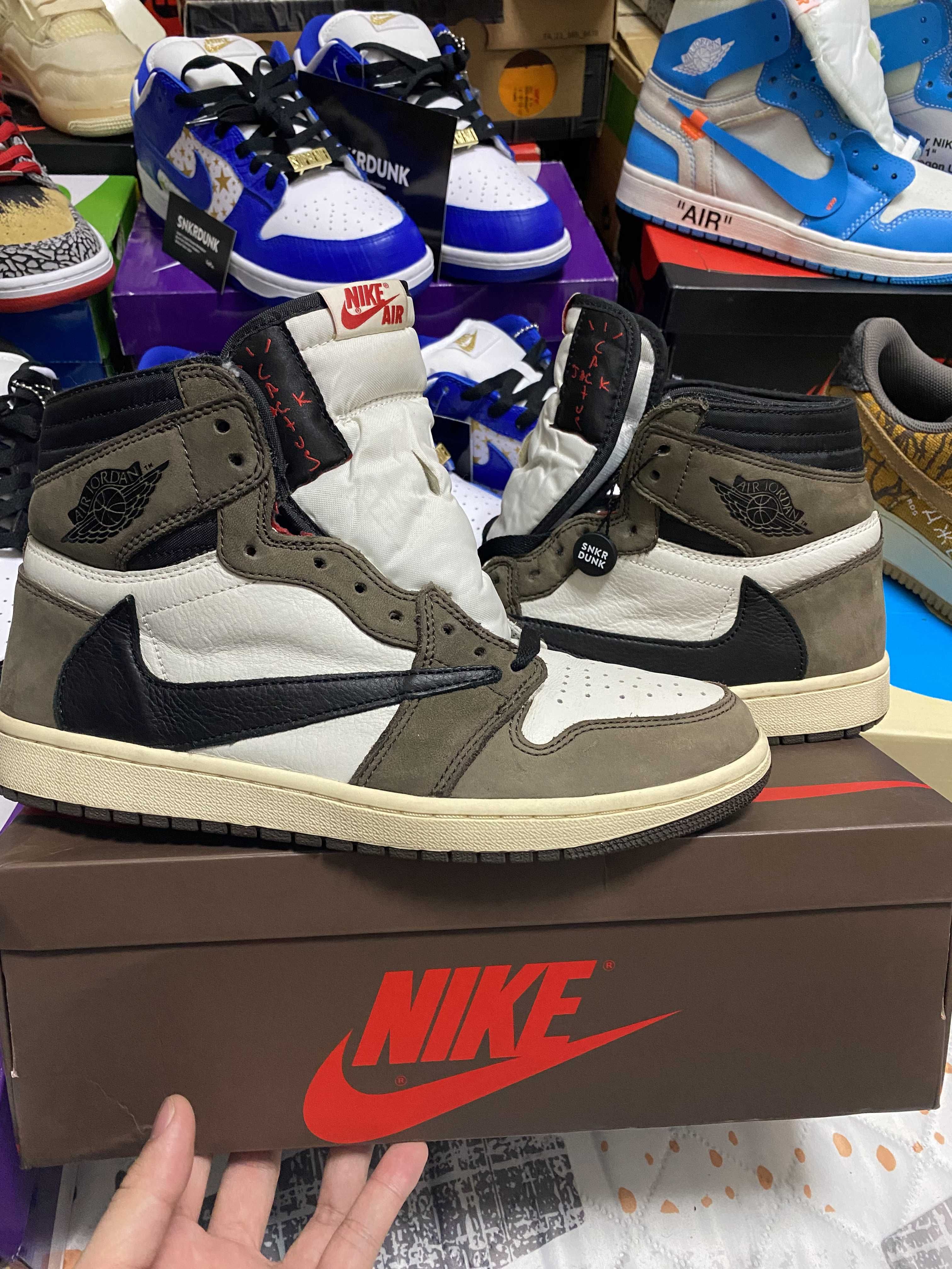 Travis Scott × Nike Air Jordan 1 Retro High OG TS SP "Sail/Dark Mocha"