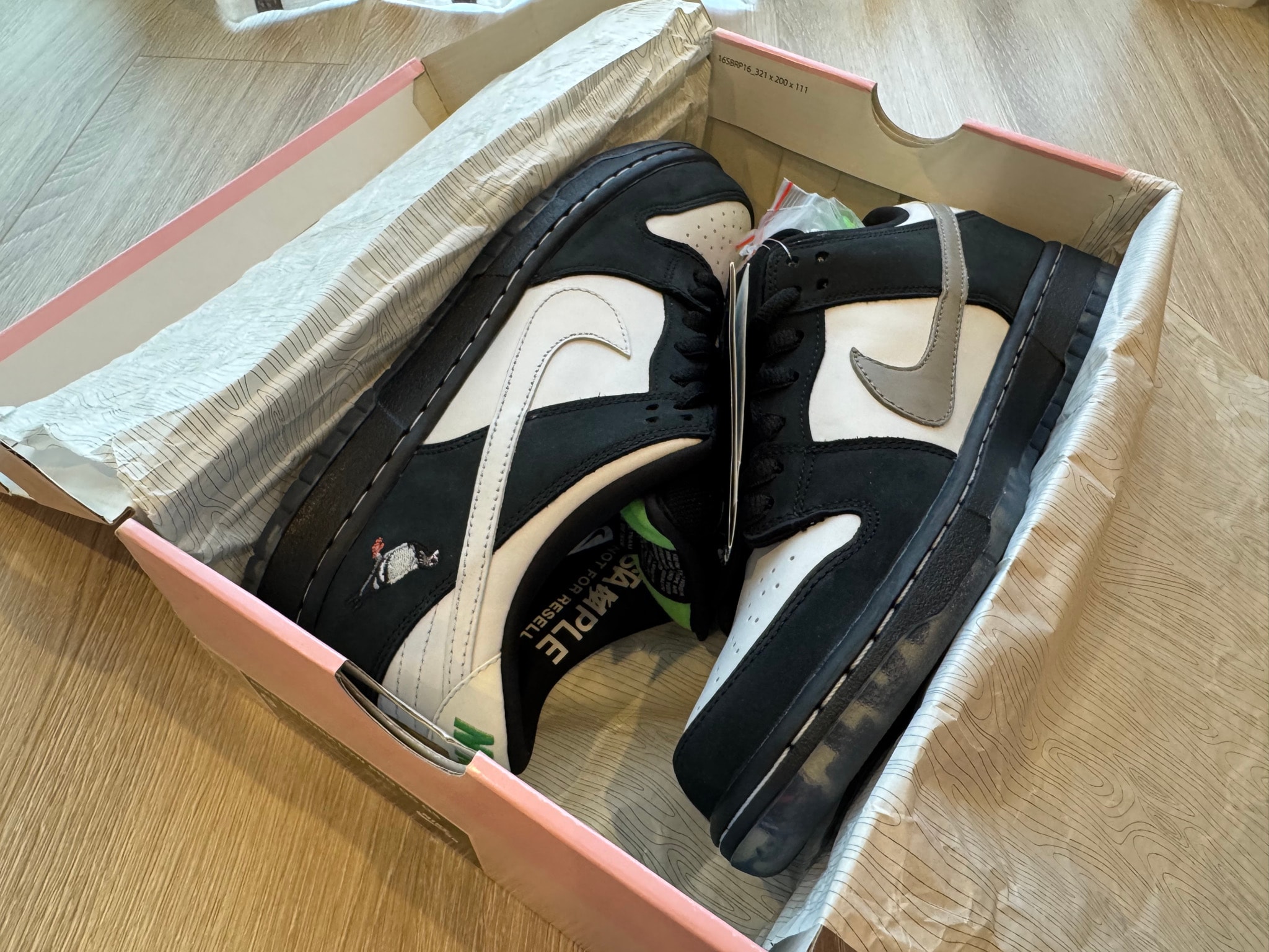 STAPLE × Nike SB Dunk Low "Pigeon Black/White"
