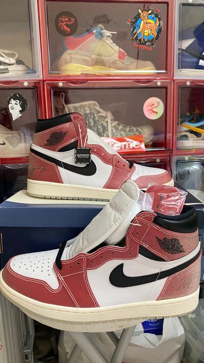 Trophy Room × Nike Air Jordan 1 High OG "Chicago"