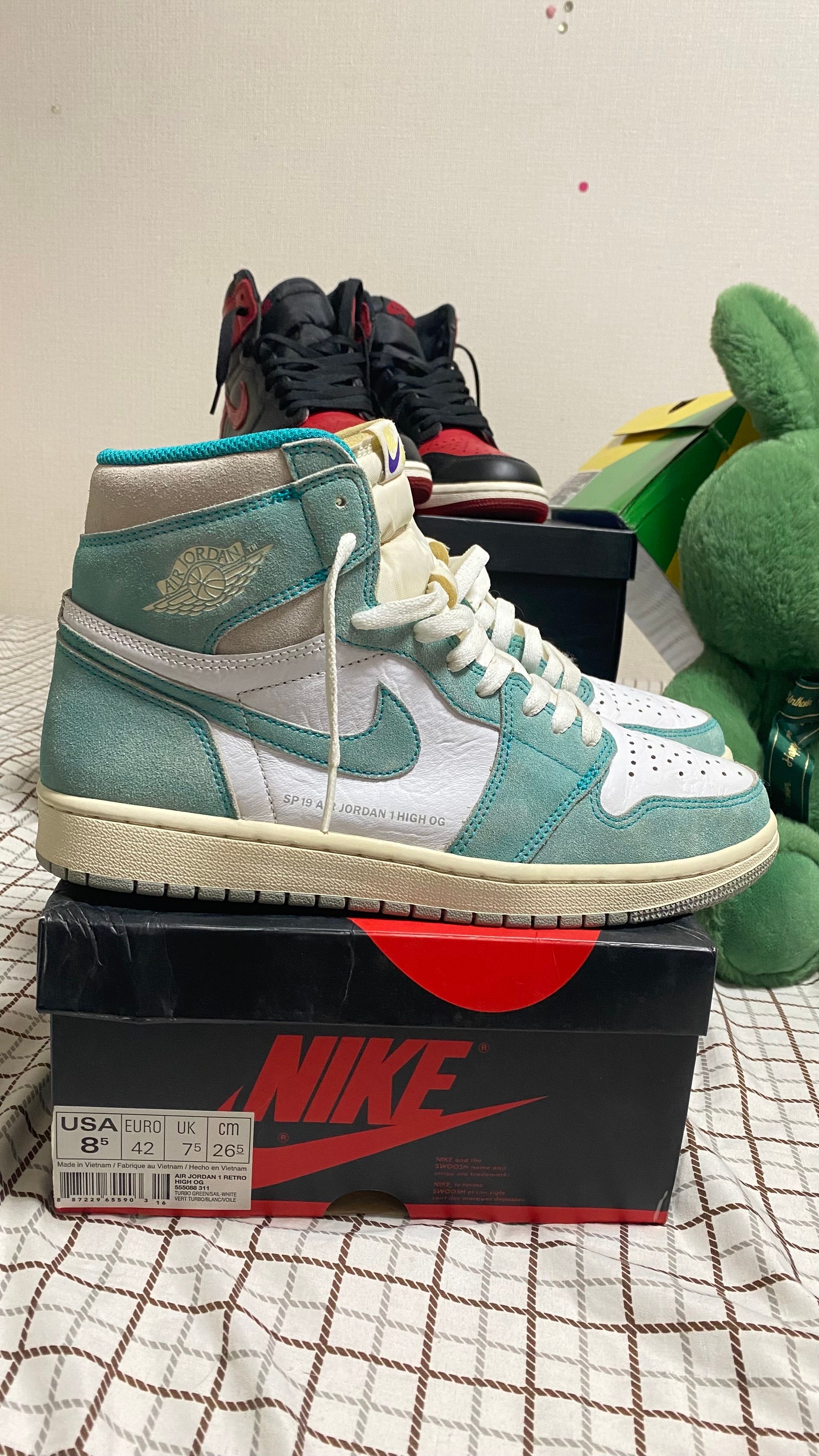 Nike Air Jordan 1 Retro High OG "Turbo Green"