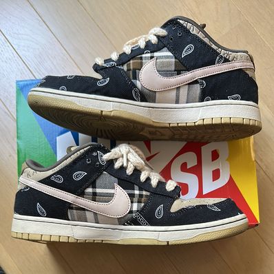 Travis Scott × Nike SB Dunk Low "Black/Parachute Beige"