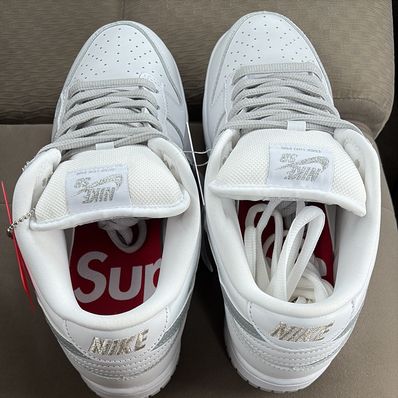 Supreme × Nike SB Dunk Low "White/Metallic Silver" (25FW Week2)