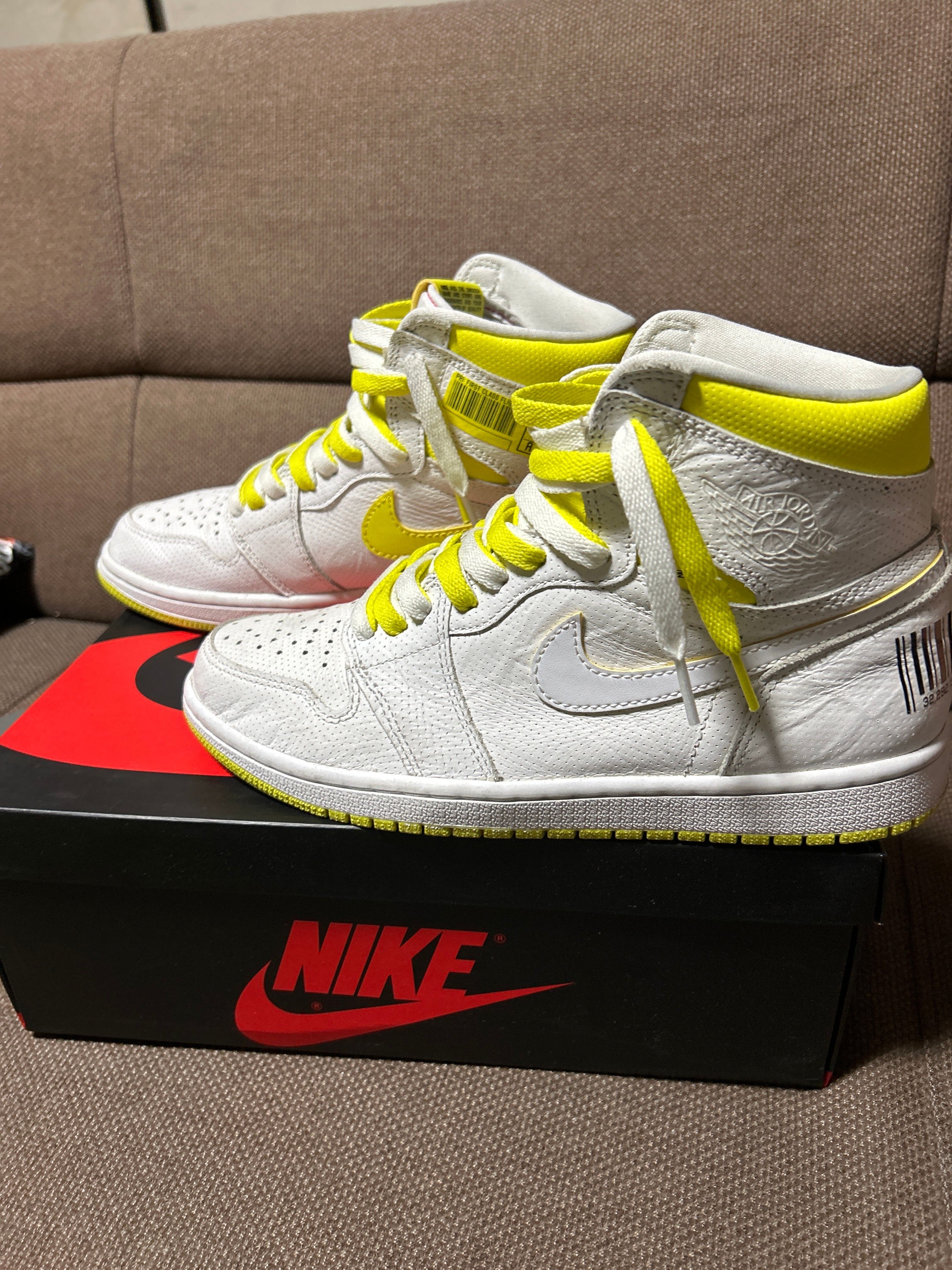 Nike Air Jordan 1 High OG "First Class Flight"