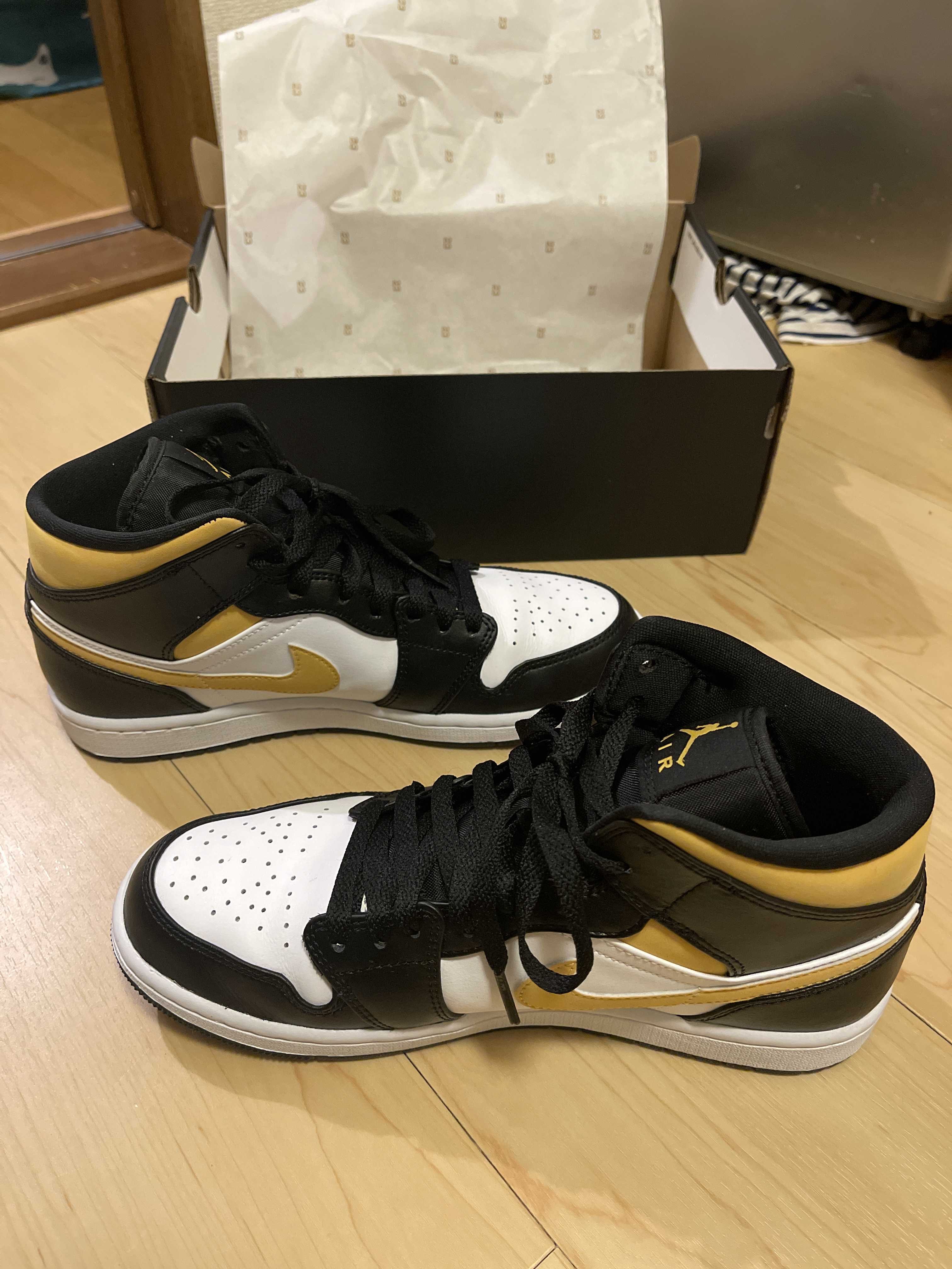 Nike Air Jordan 1 Mid "White/Pollen-Black"