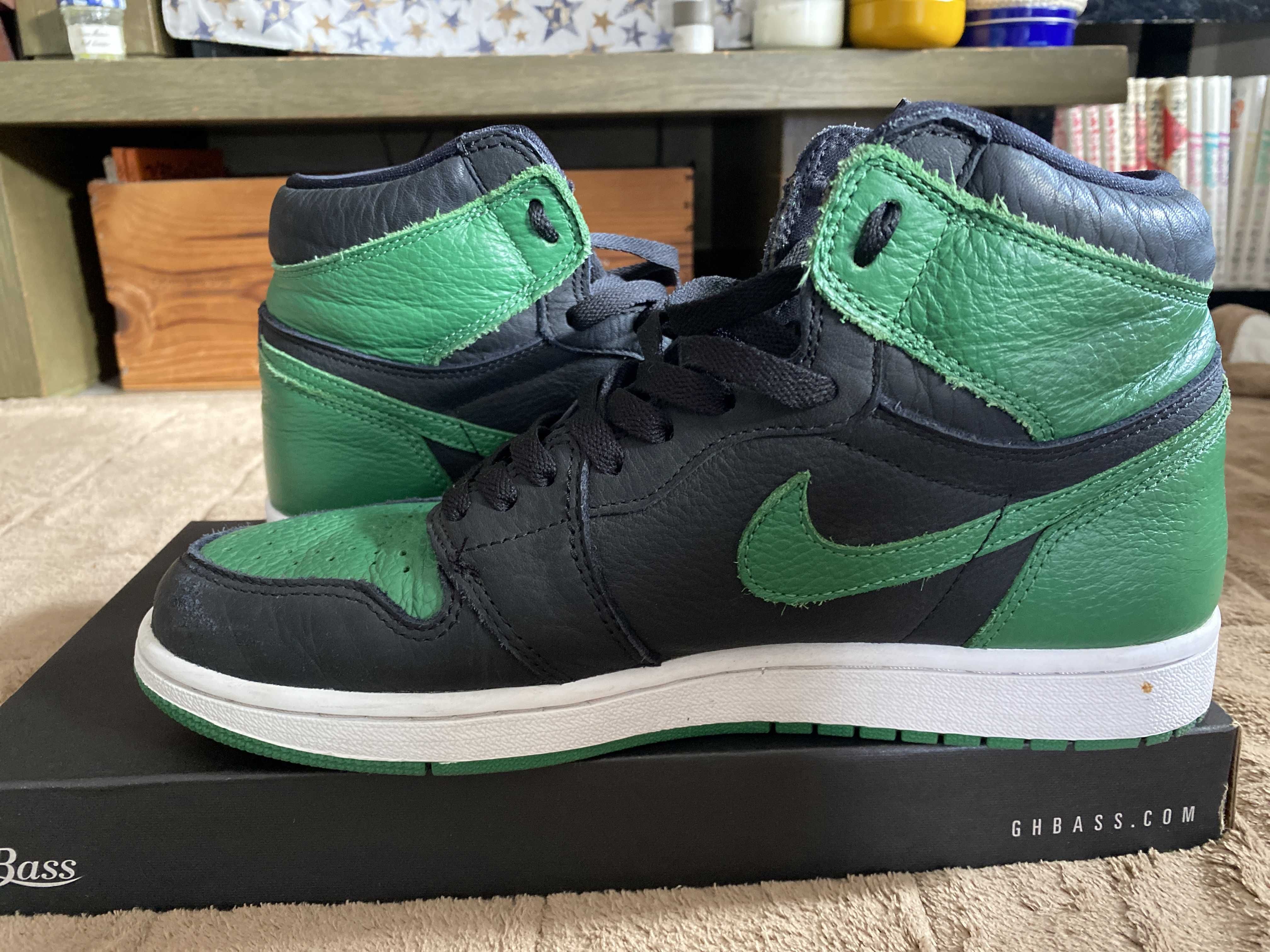 Nike Air Jordan 1 Retro High OG "Black/Pine Green" (2020)