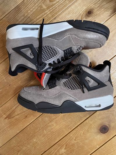 Nike Air Jordan 4 "Taupe Haze"