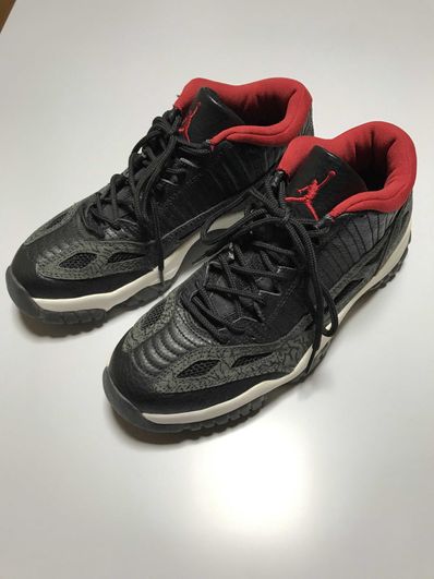 NIKE AIR JORDAN 11 RETRO LOW IE BLACK VARSITY RED (2011)