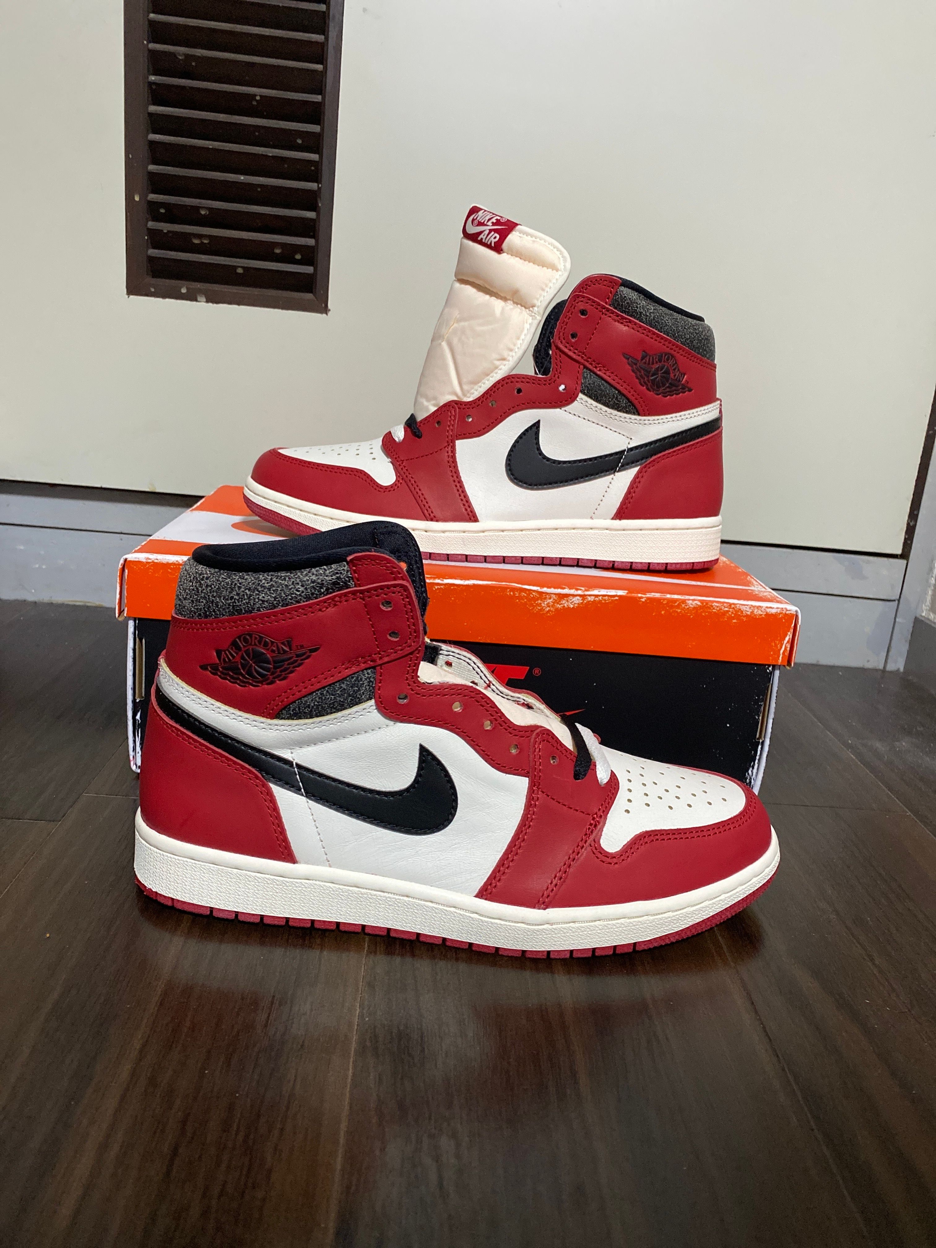 Nike Air Jordan 1 High OG "Lost & Found/Chicago"