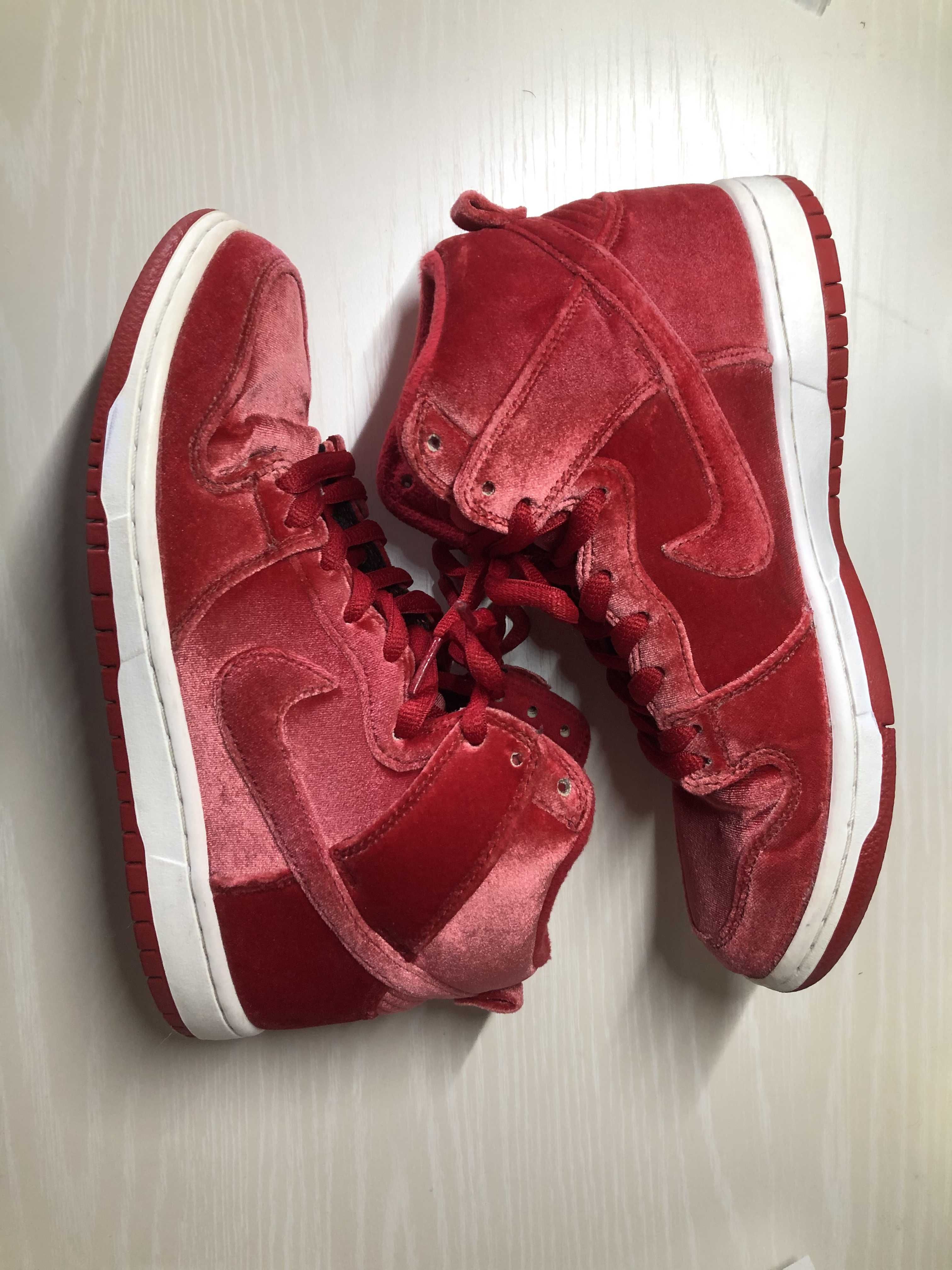 Nike SB Dunk High Premium "onoGYM Red"