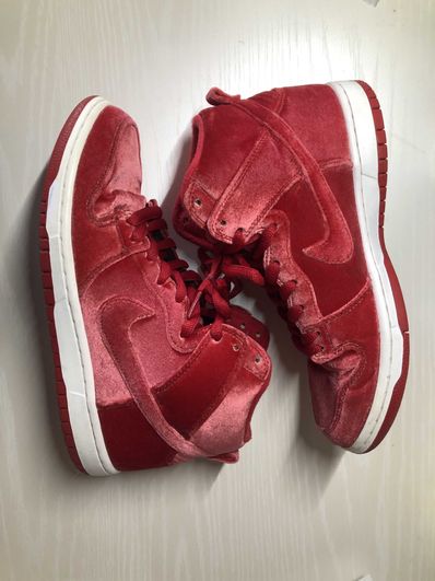 Nike SB Dunk High Premium "onoGYM Red"