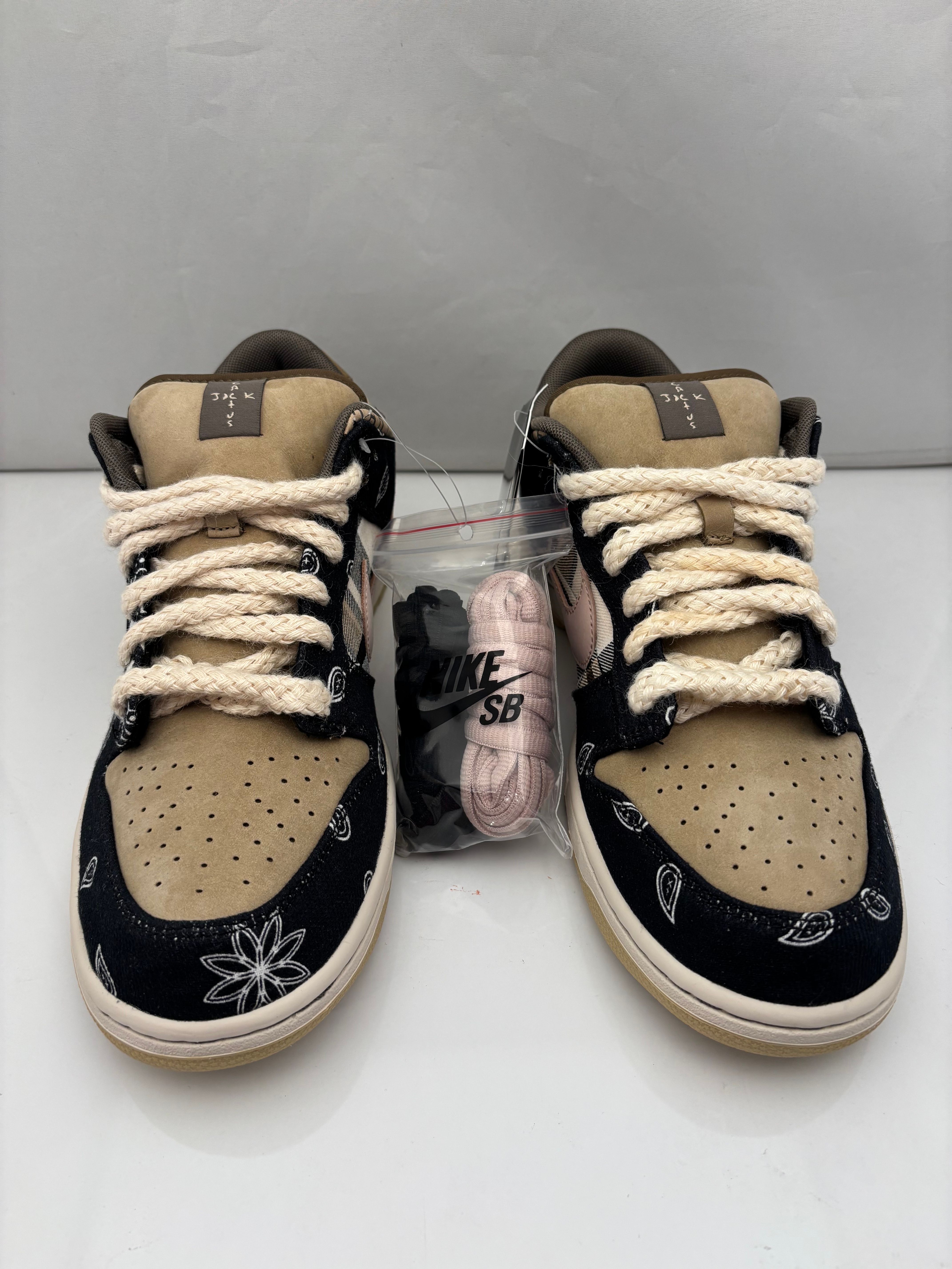 Travis Scott × Nike SB Dunk Low "Black/Parachute Beige"