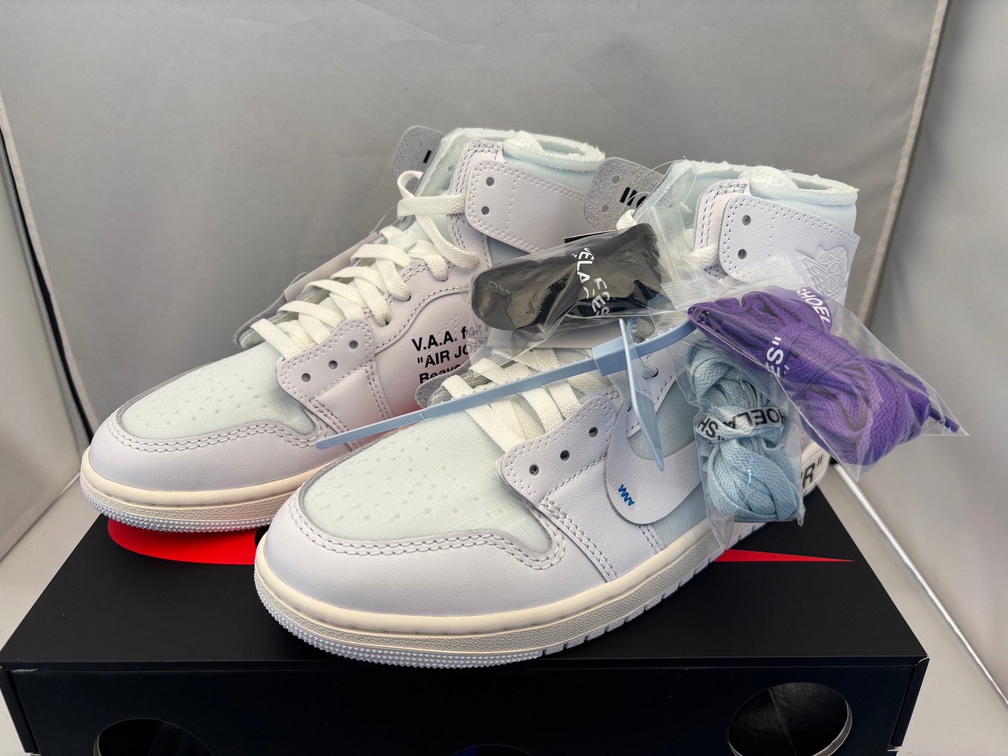 Virgil Abloh Archive (V.A.A.) × Nike Air Jordan 1 Retro High OG "Alaska"