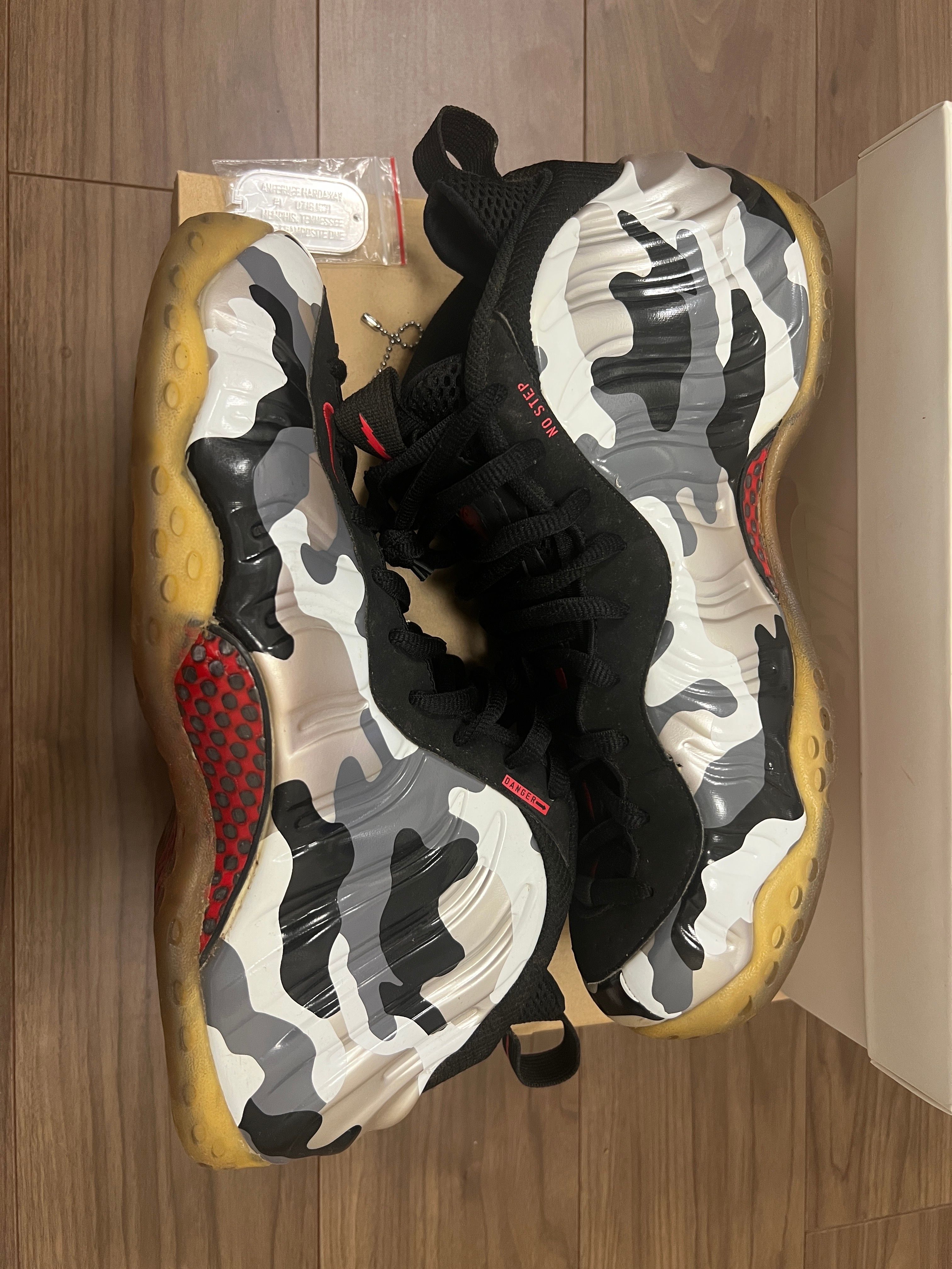 Nike Air Foamposite One Fighter Jet "Black/Hyper Red Dark Grey White"