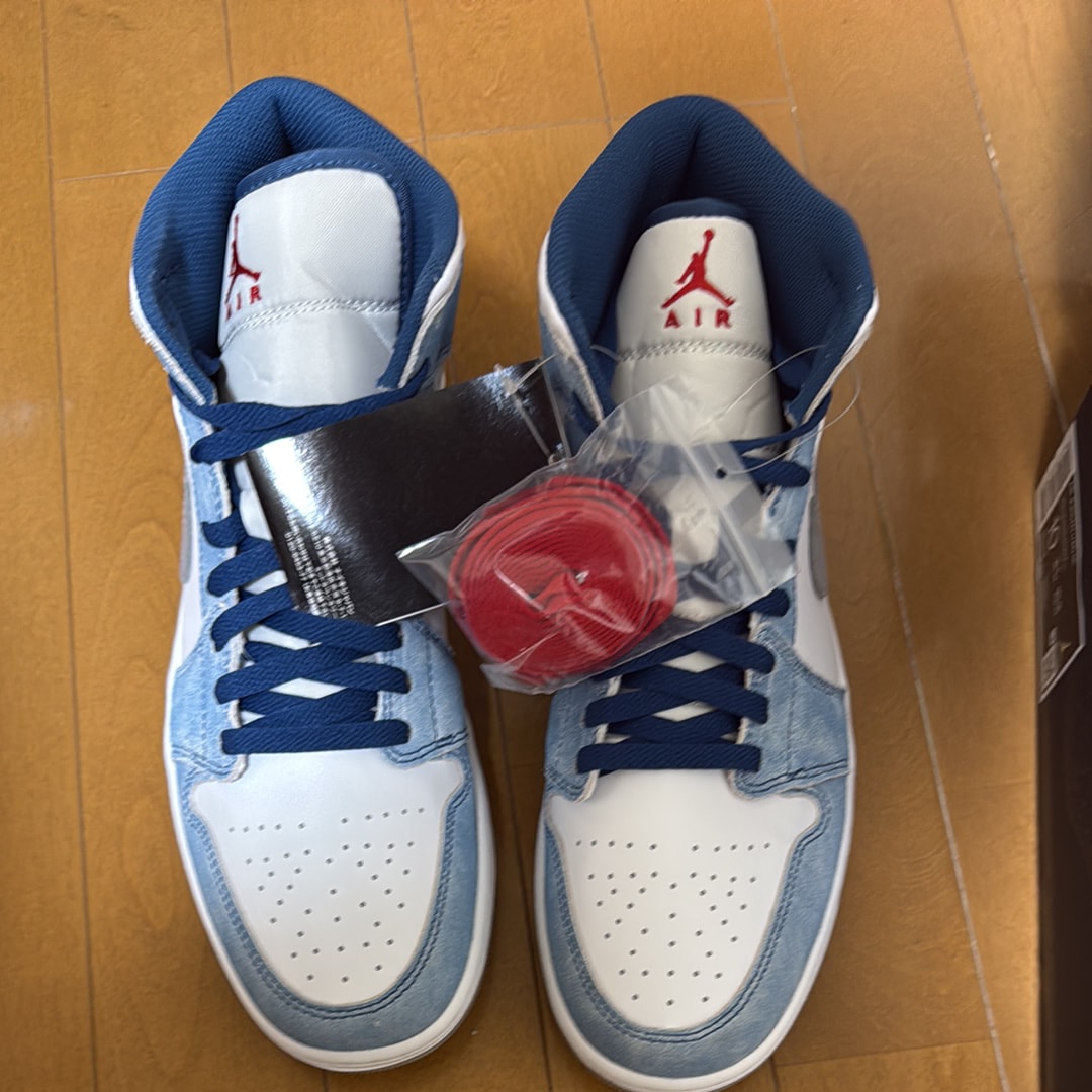 Nike Air Jordan 1 Mid SE "White/Hyper Royal/Red"