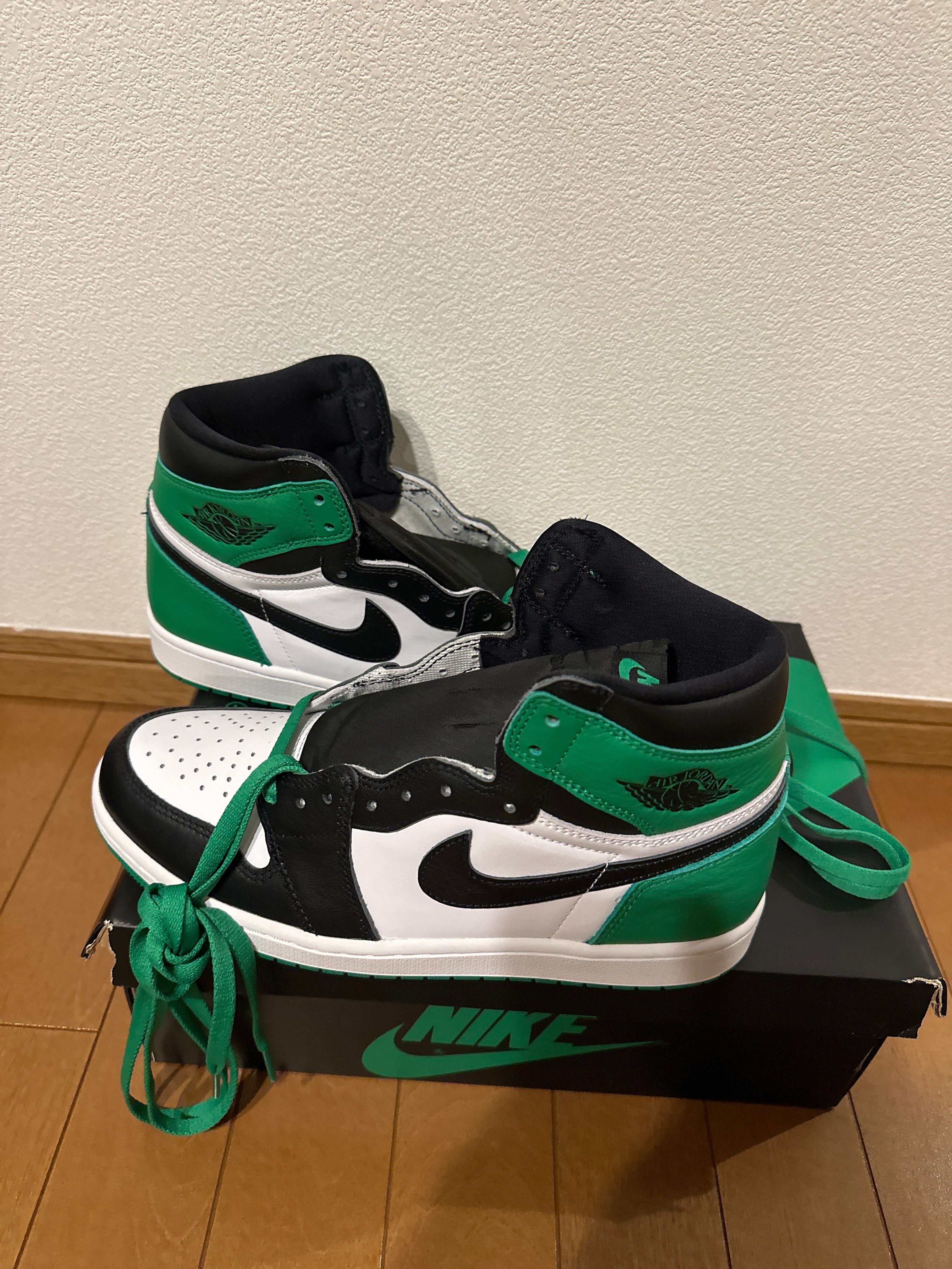 Nike Air Jordan 1 Retro High OG "Celtics/Black and Lucky Green" (2023)