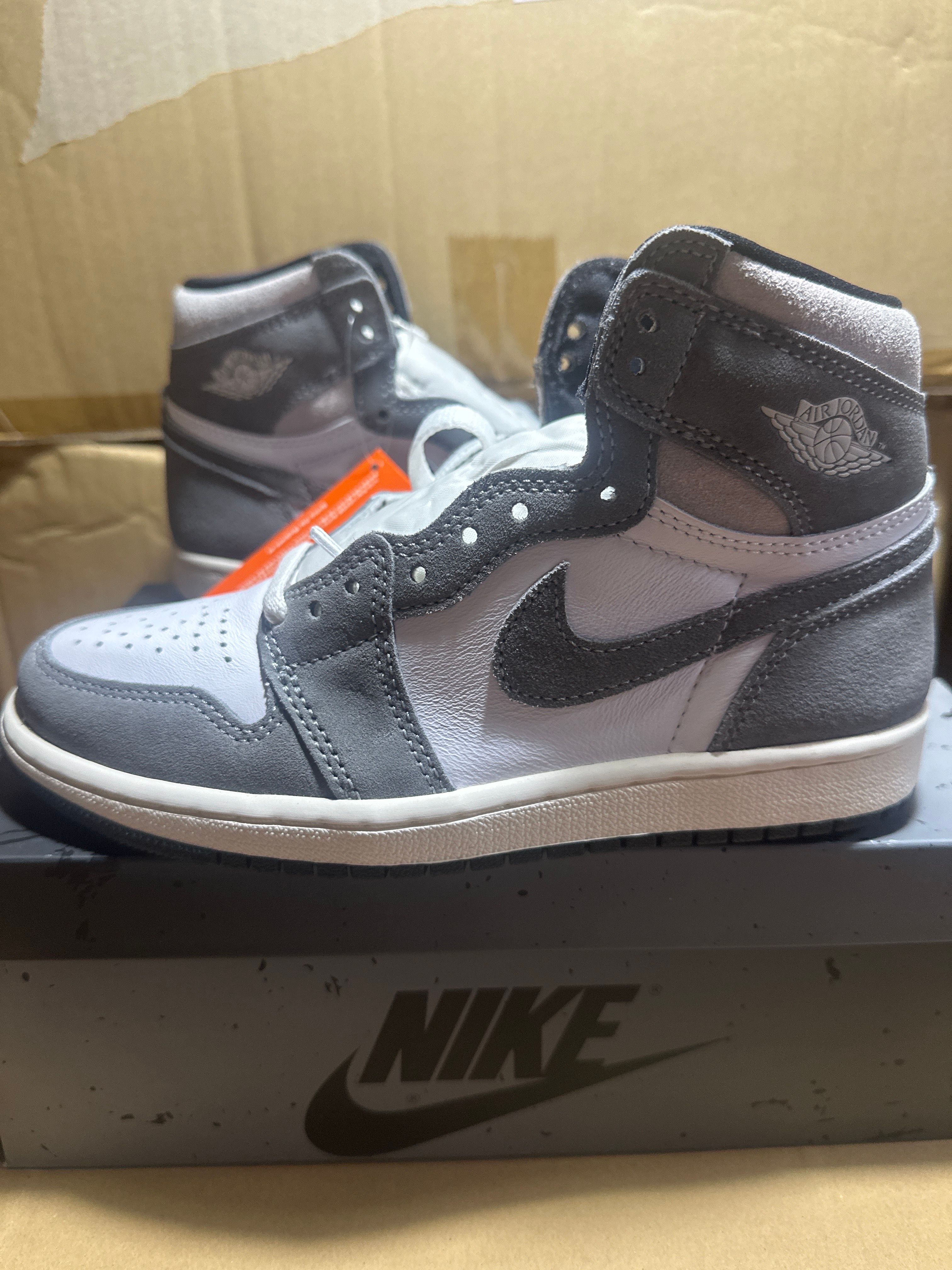Nike Air Jordan 1 Retro High OG "Black and Smoke Grey"