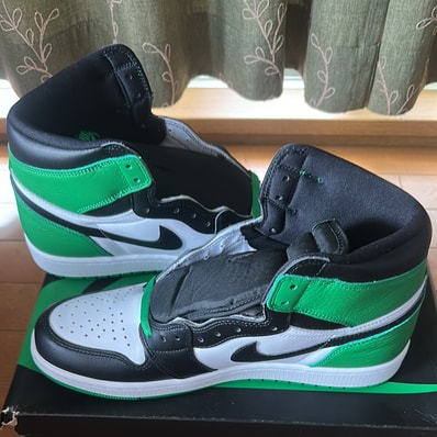 Nike Air Jordan 1 Retro High OG "Celtics/Black and Lucky Green" (2023)