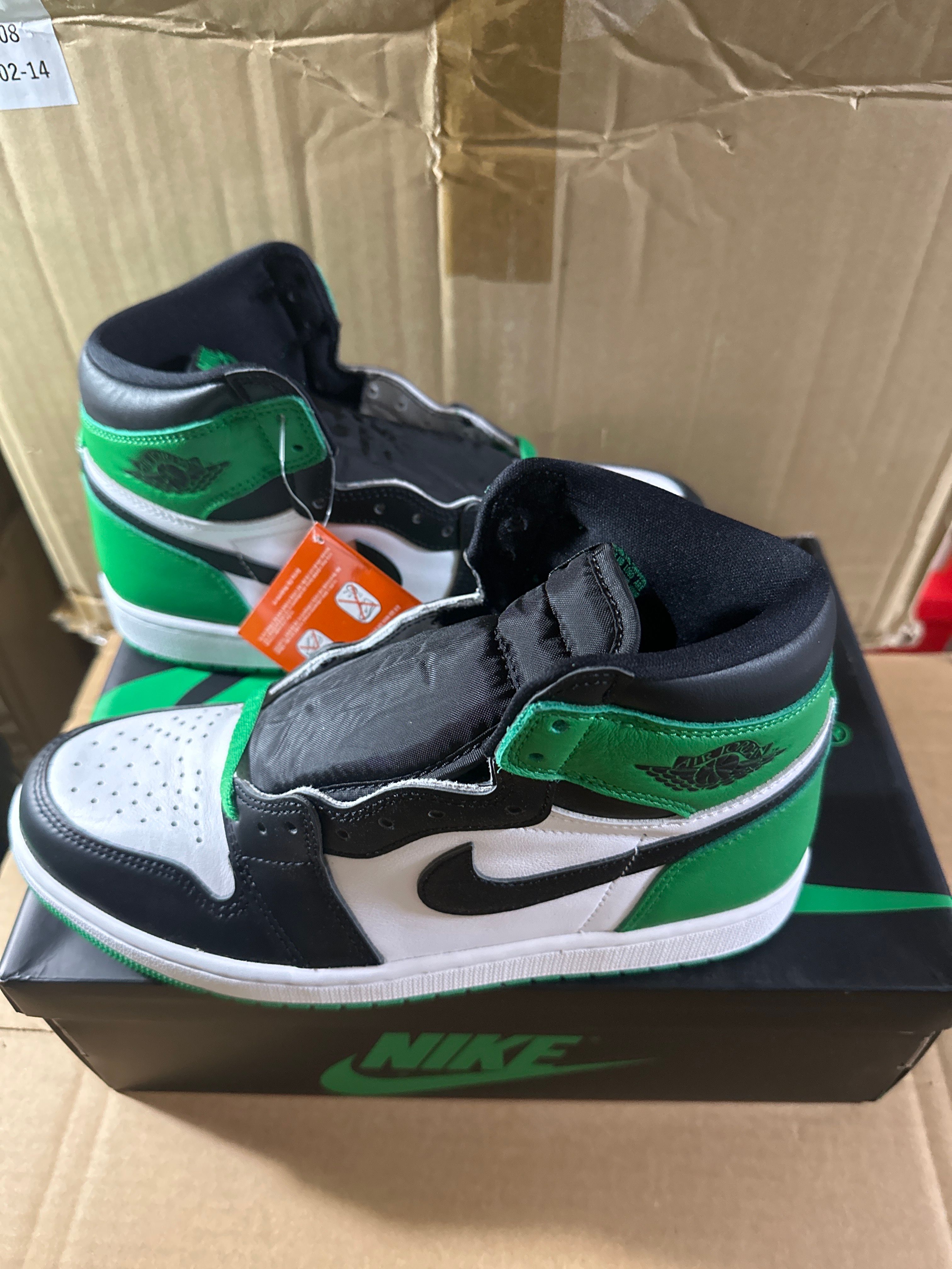 Nike Air Jordan 1 Retro High OG "Celtics/Black and Lucky Green" (2023)