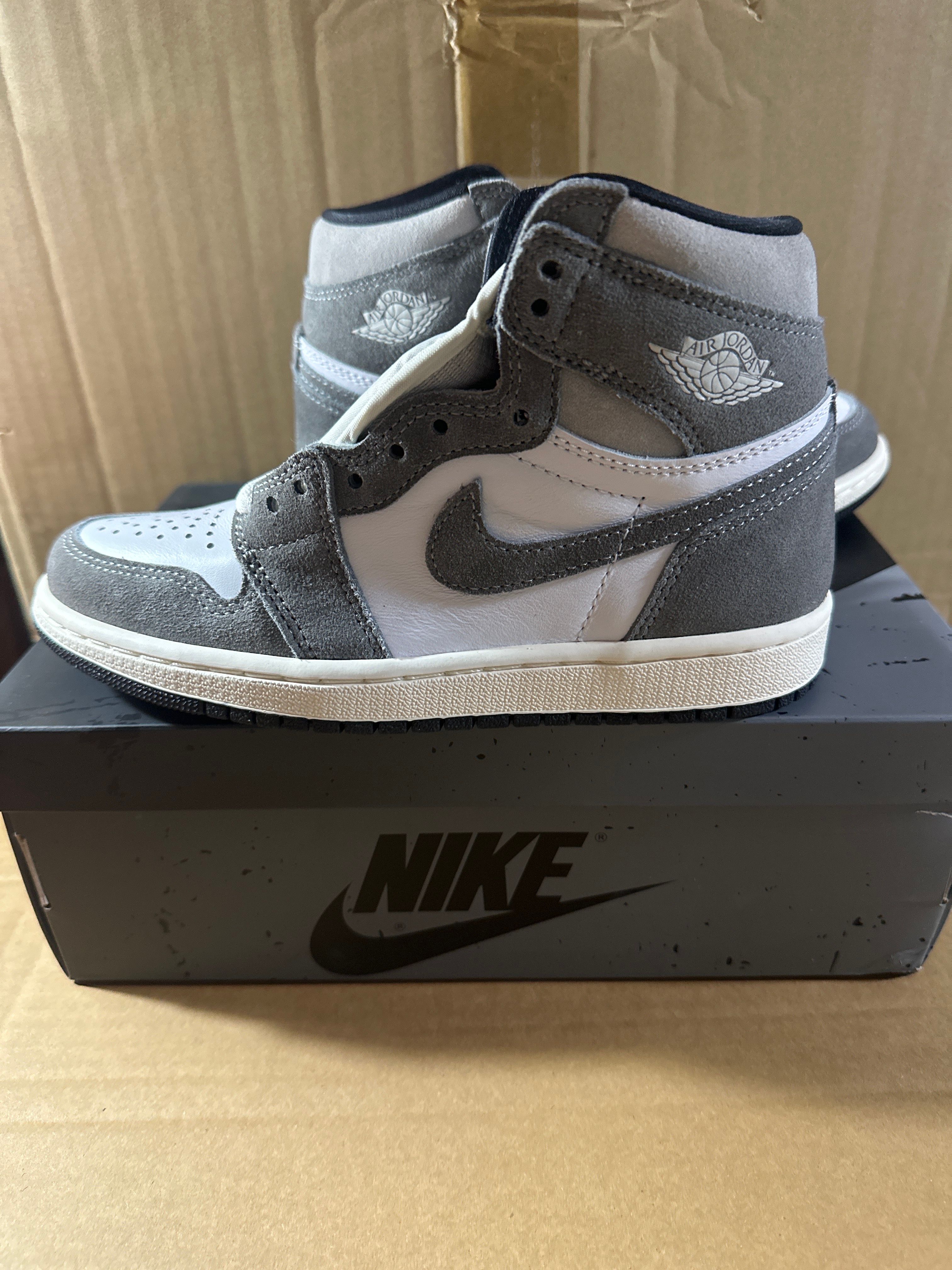 Nike Air Jordan 1 Retro High OG "Black and Smoke Grey"