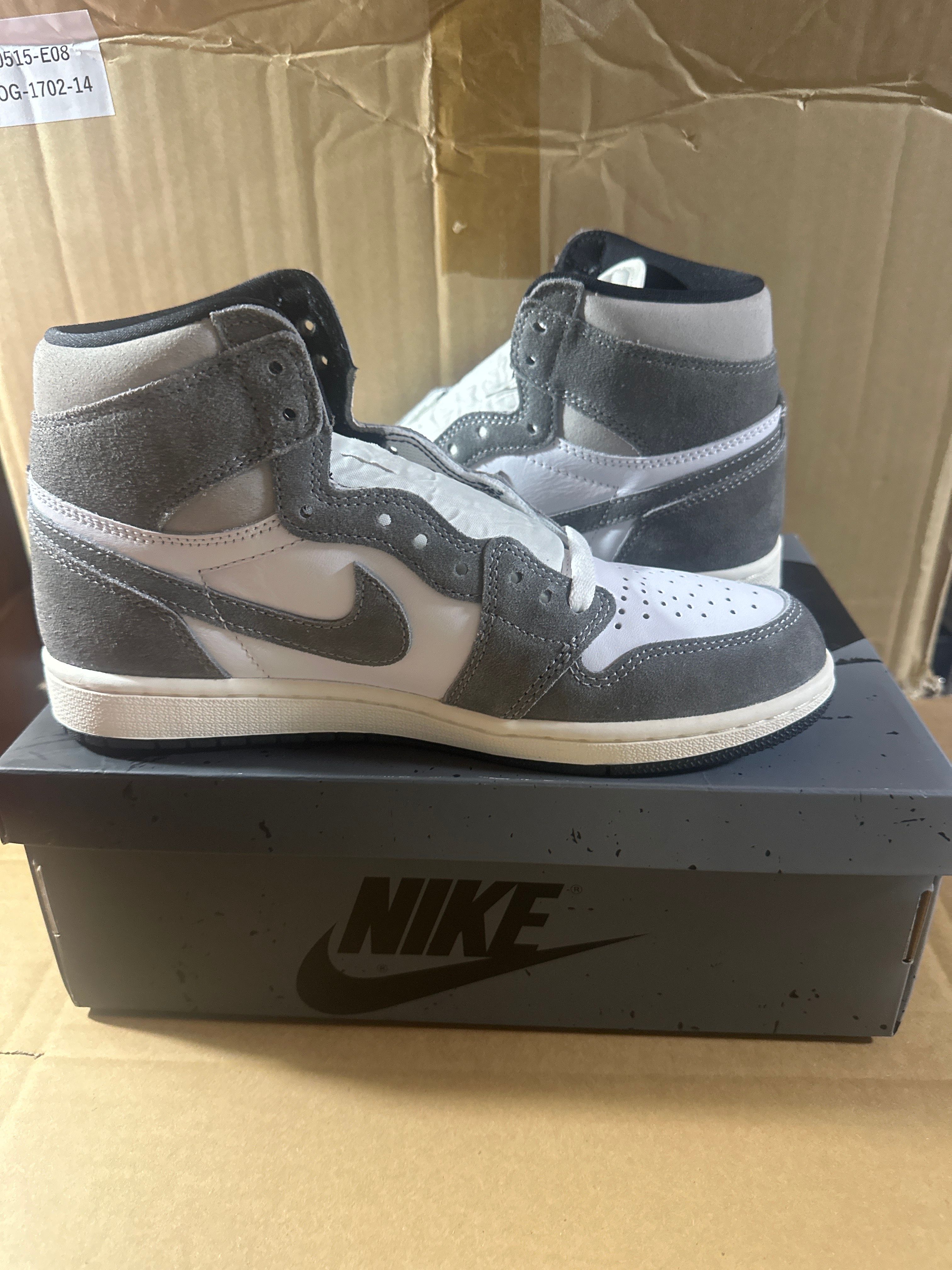 Nike Air Jordan 1 Retro High OG "Black and Smoke Grey"